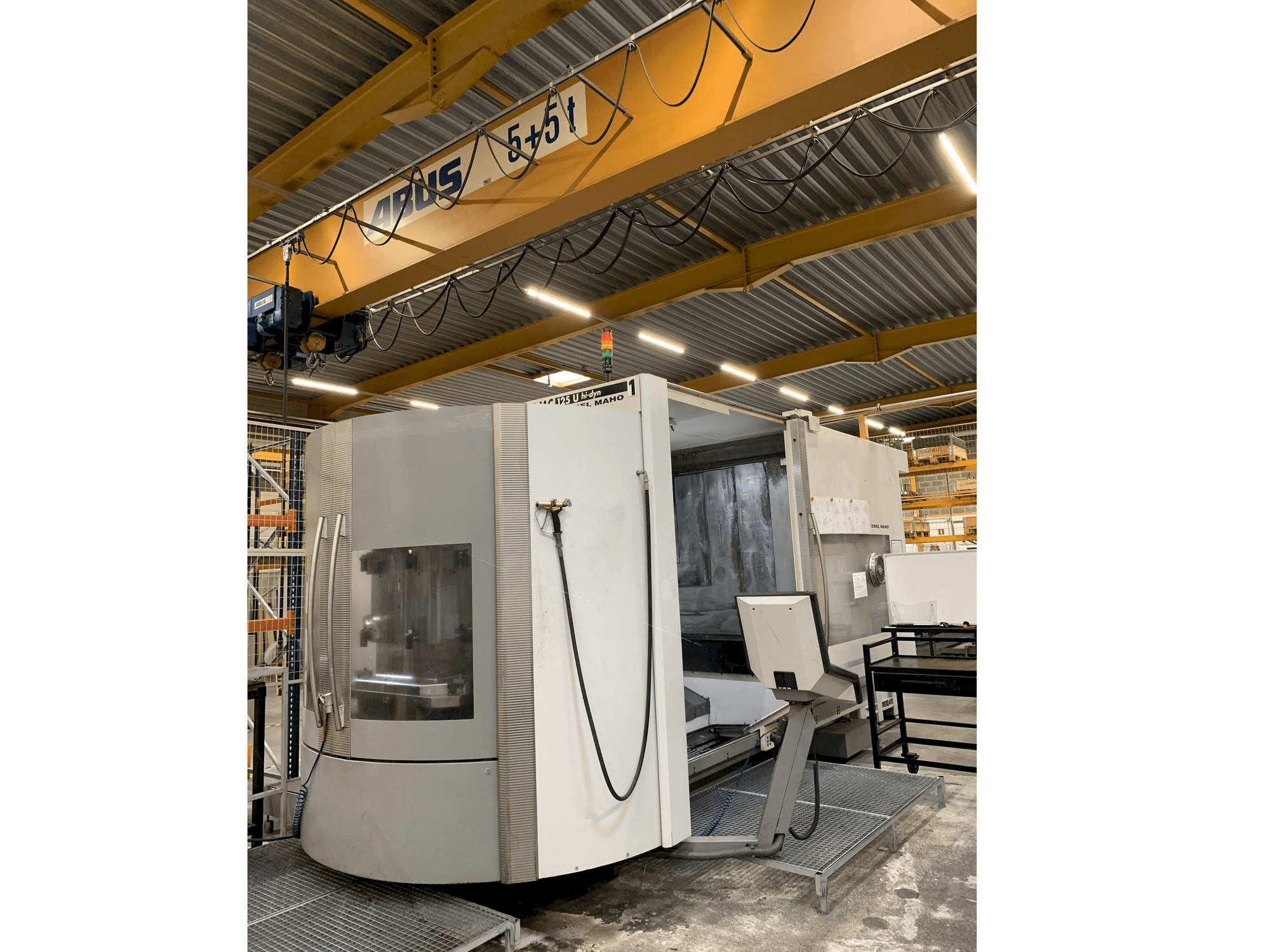 Masina DECKEL MAHO DMC 125 U hy-dyn eestvaade