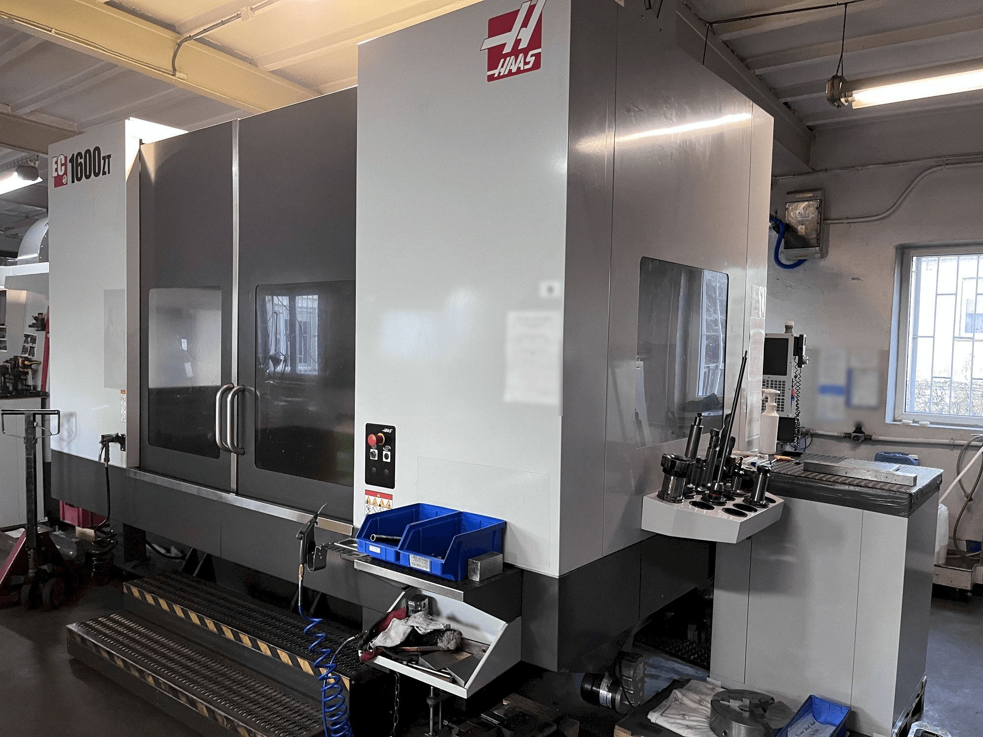 Masina HAAS EC-1600 ZT eestvaade