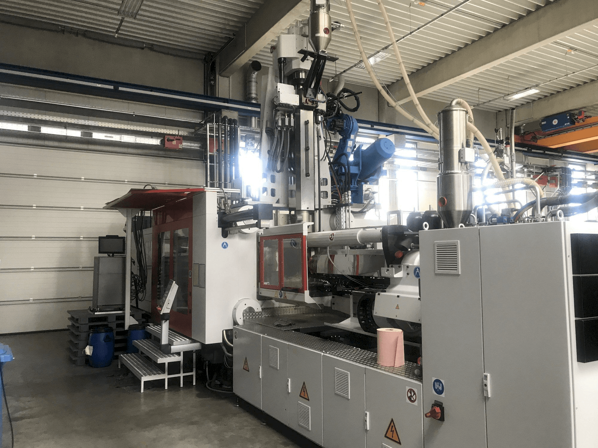 Masina FERROMATIK MILACRON MM 800 MSW eestvaade