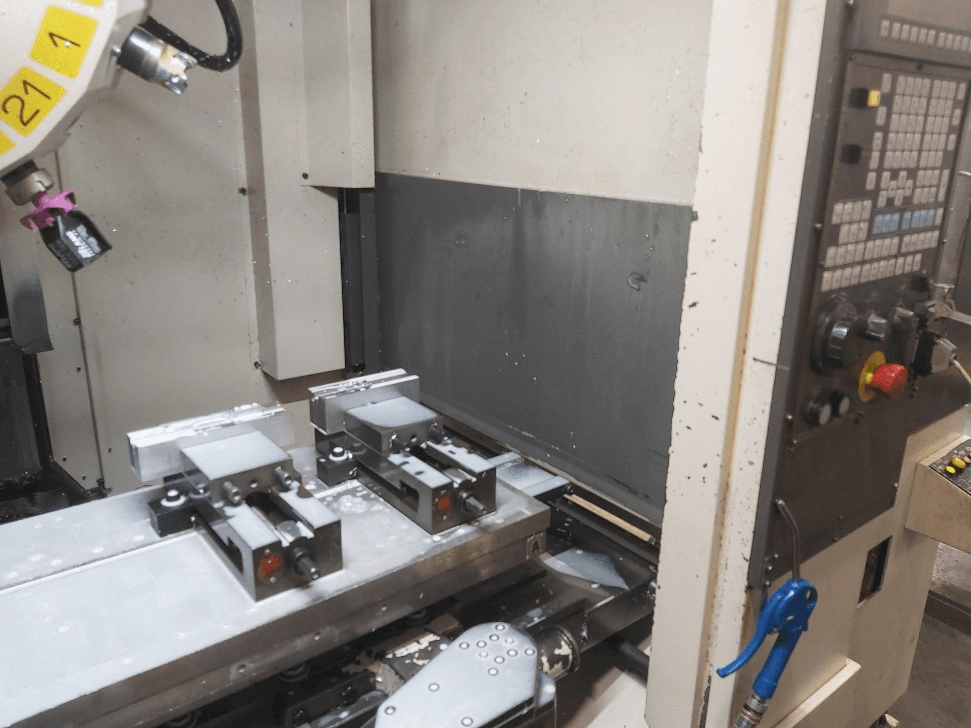 Masina FANUC Robodrill Alpha T21iE eestvaade