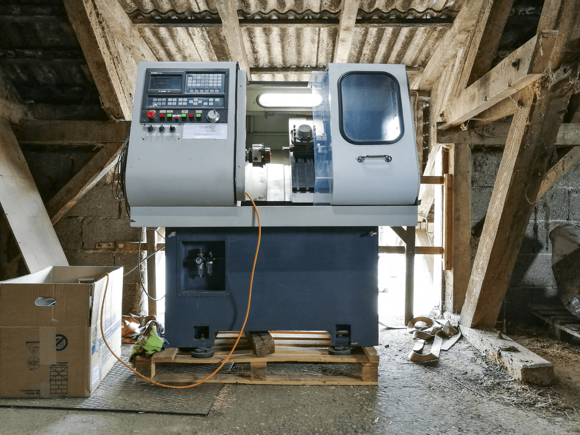 Masina OZ-Seals Simploz6040 CNC eestvaade