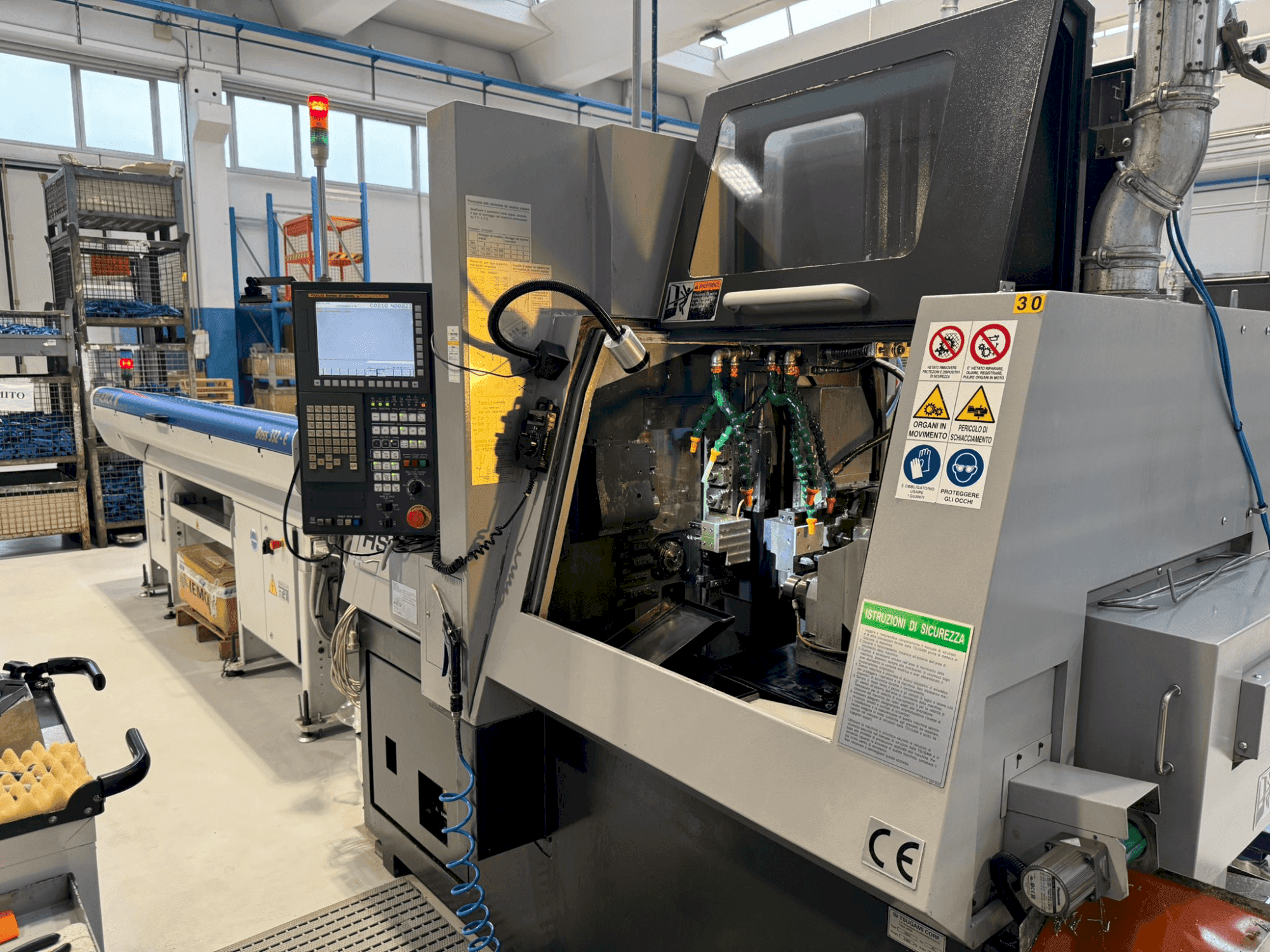 Masina TSUGAMI HS32 eestvaade