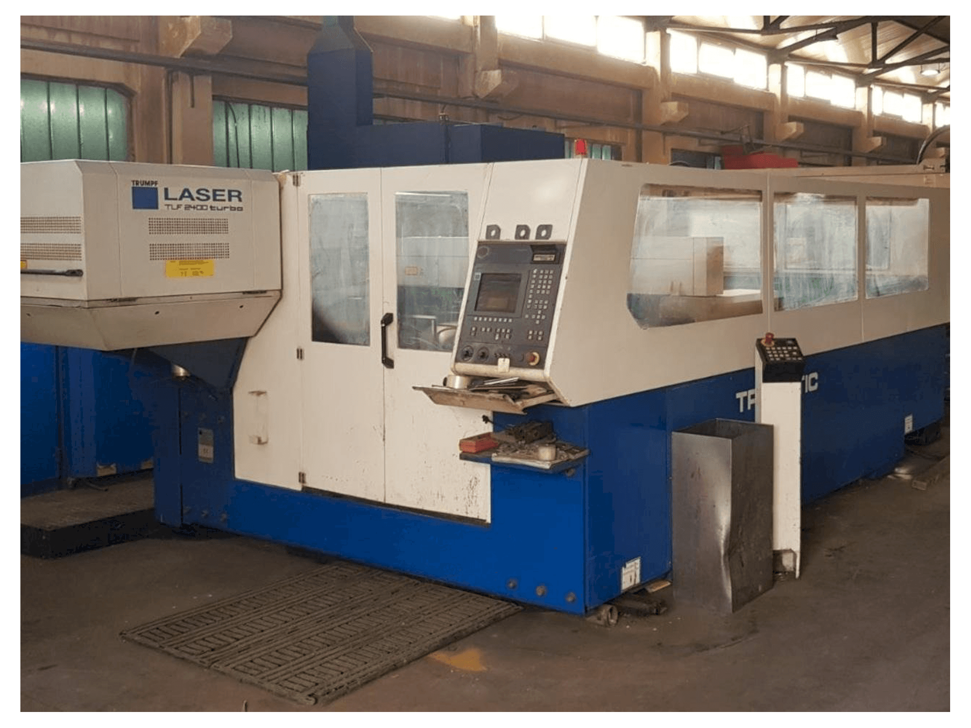 Masina Trumpf Trumatic L3030 eestvaade