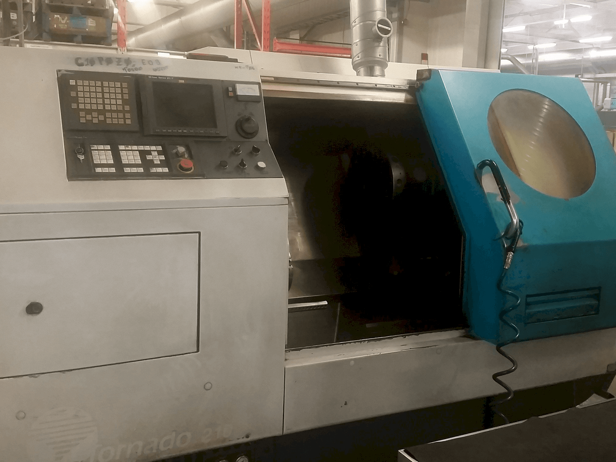 Masina 600 Lathes Tornado 210 eestvaade