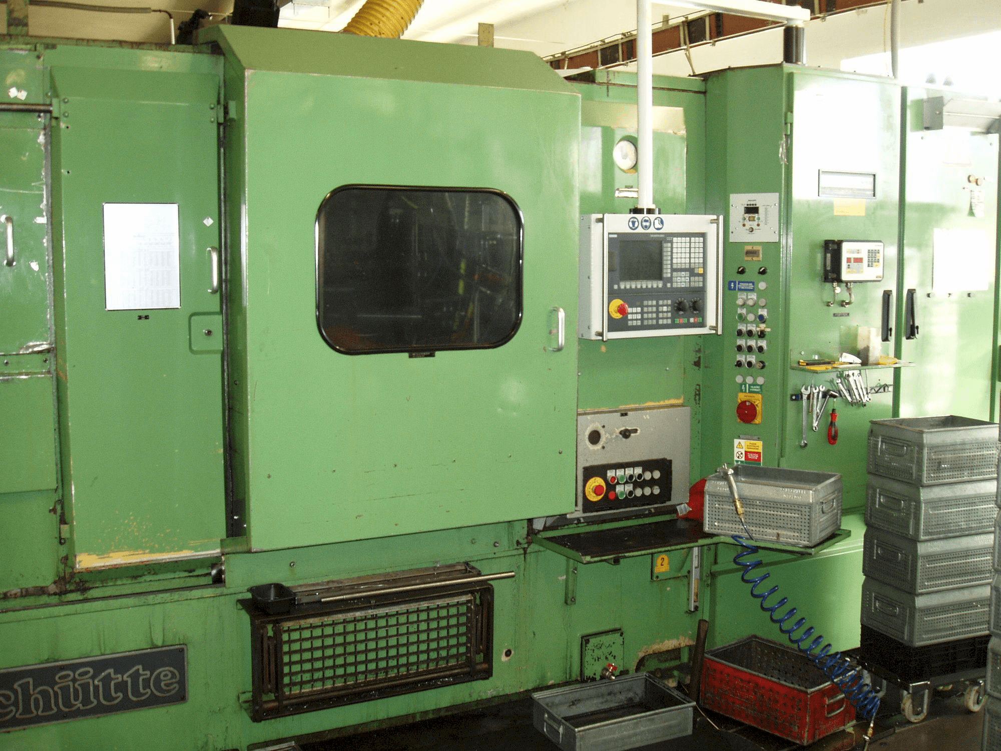 Masina Schuette SF81 eestvaade