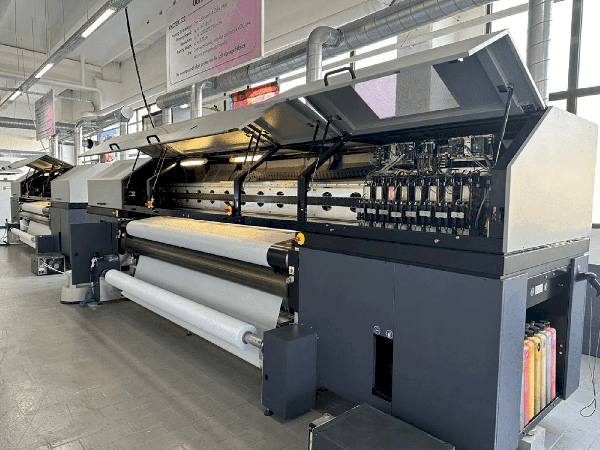 Masina Durst Rhotex 322 eestvaade