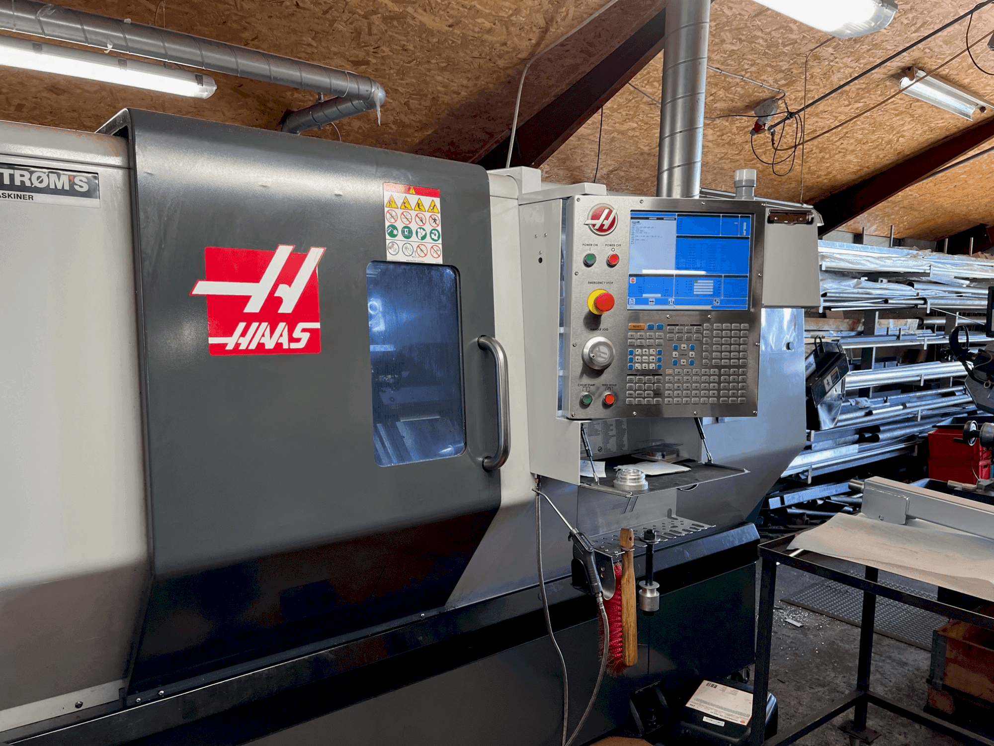 Masina HAAS HAAS ST-30Y eestvaade
