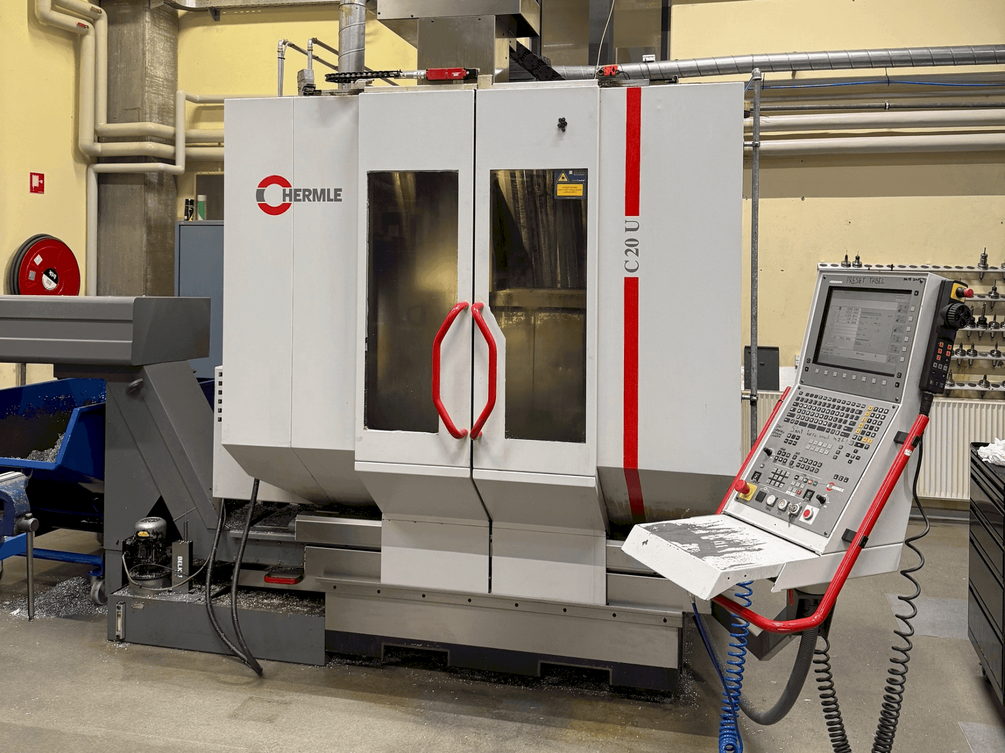 Masina HERMLE C 20 U eestvaade