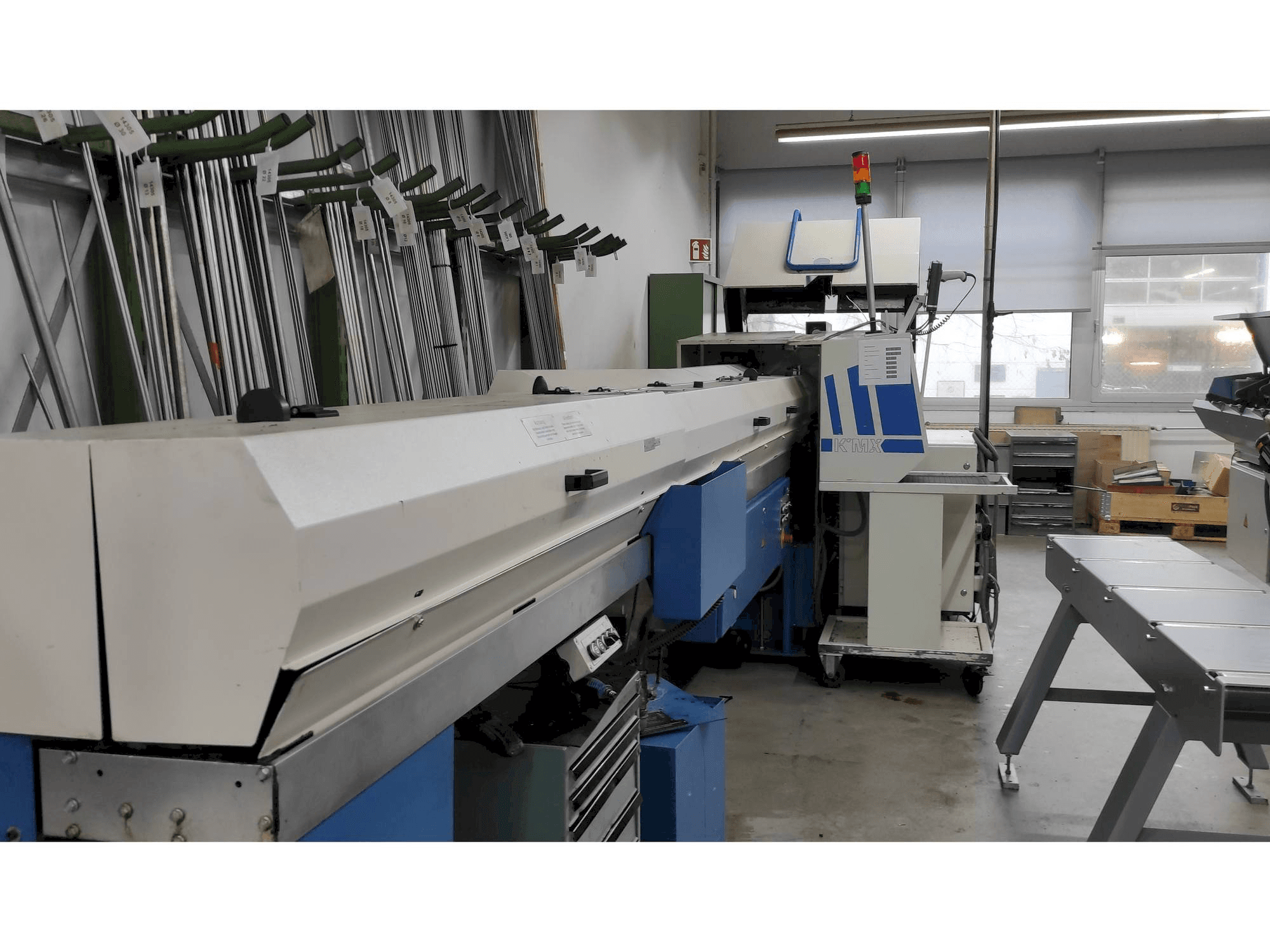 Masinavaade Manurhin KMX 226 with FMB bar loader vasakult