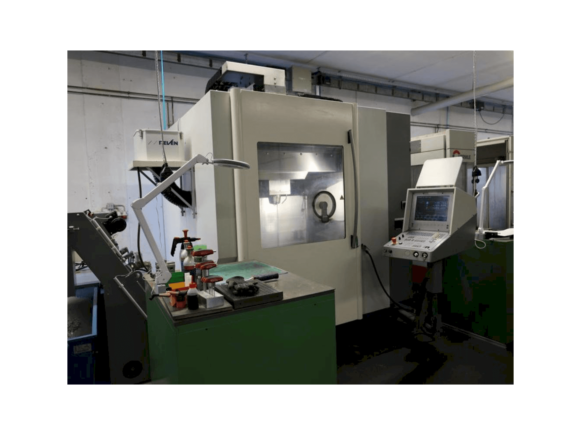 Masina DMG DMC65V eestvaade