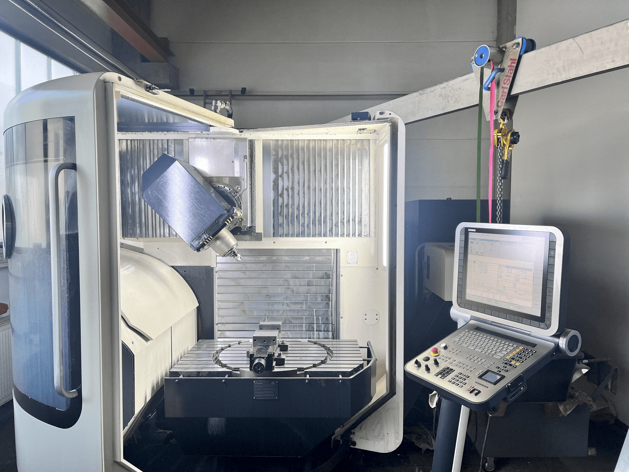 Masina DMG MORI DMU 60 monoBLOCK eestvaade