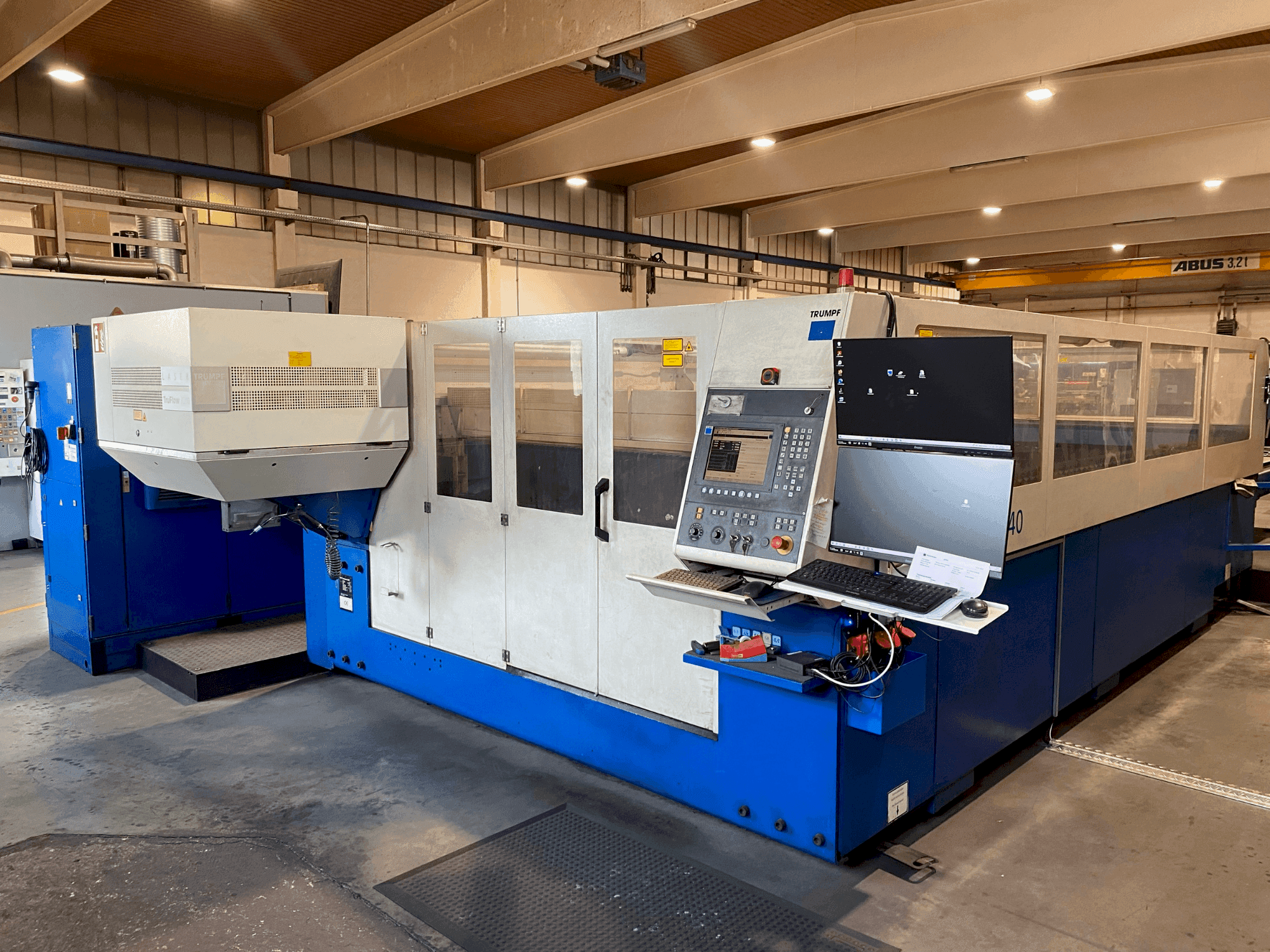 Masina TRUMPF TruLaser 3040 eestvaade