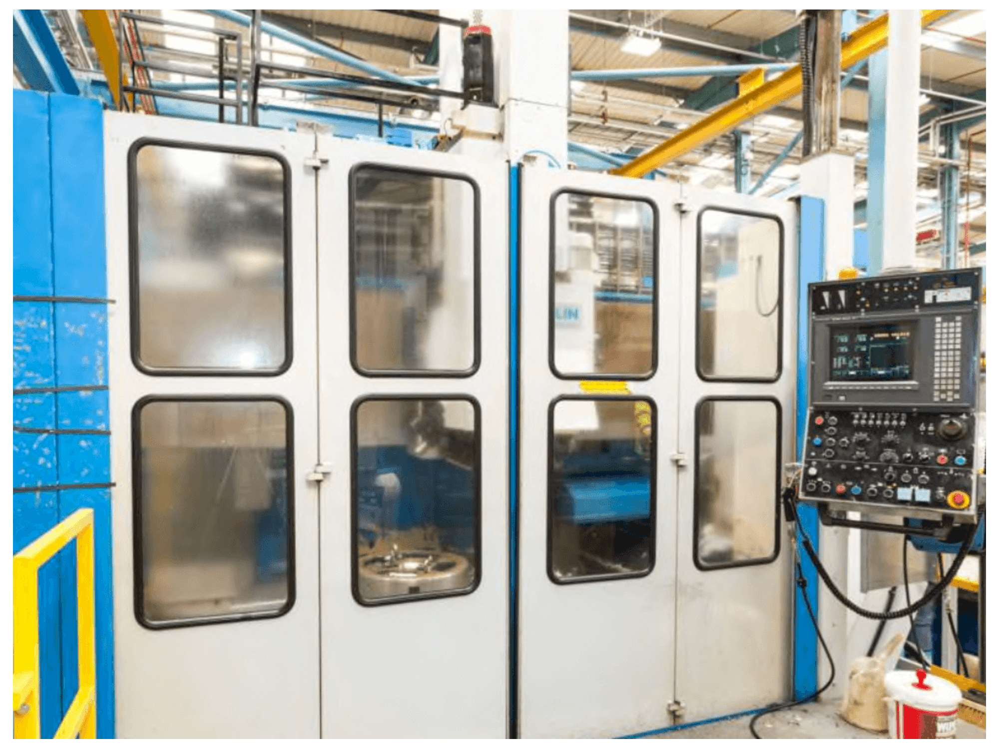 Masina TOS SKIQ 20 CNC eestvaade