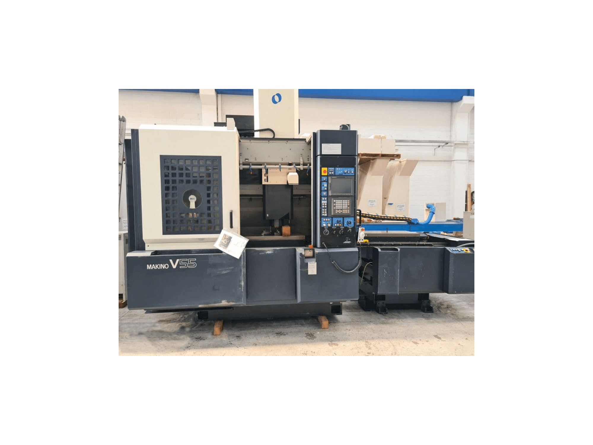 Masina Makino V55 eestvaade