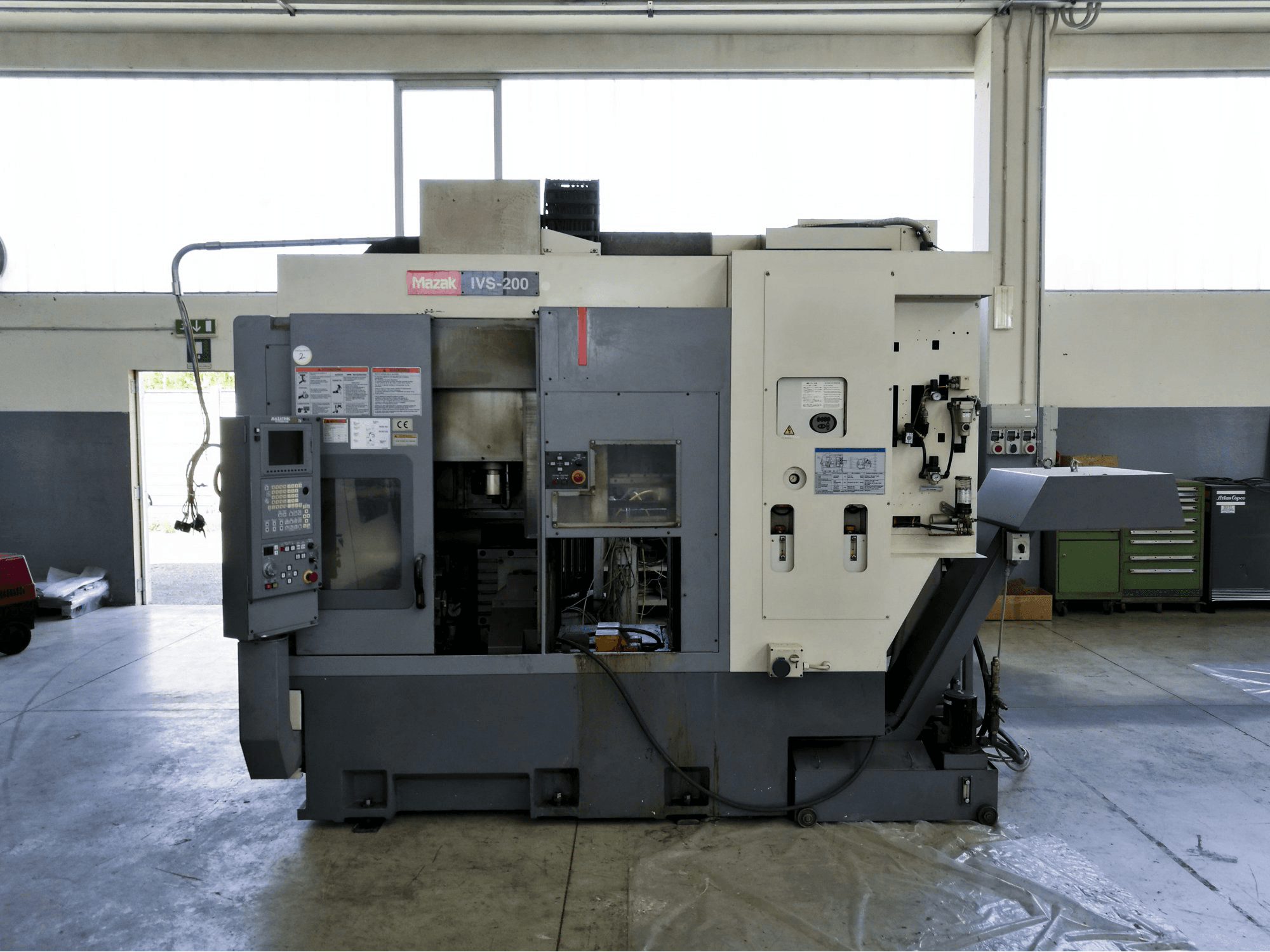 Masinavaade Mazak IVS-200 paremalt