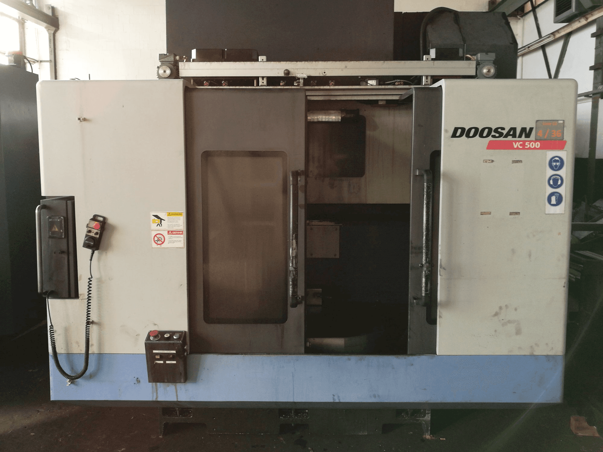 Masina Doosan VC 500 eestvaade