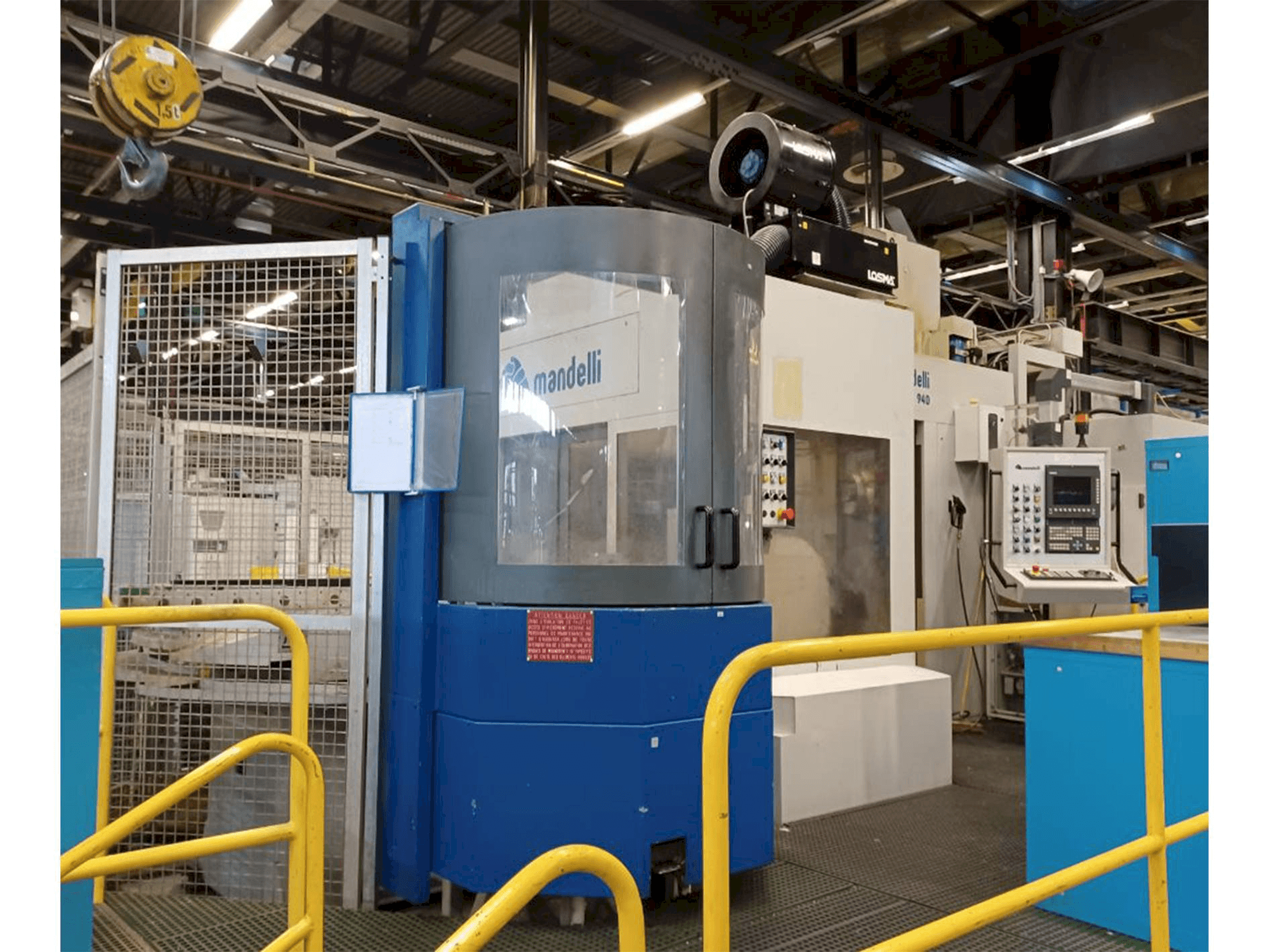 Masina Mandelli STORM 940 eestvaade