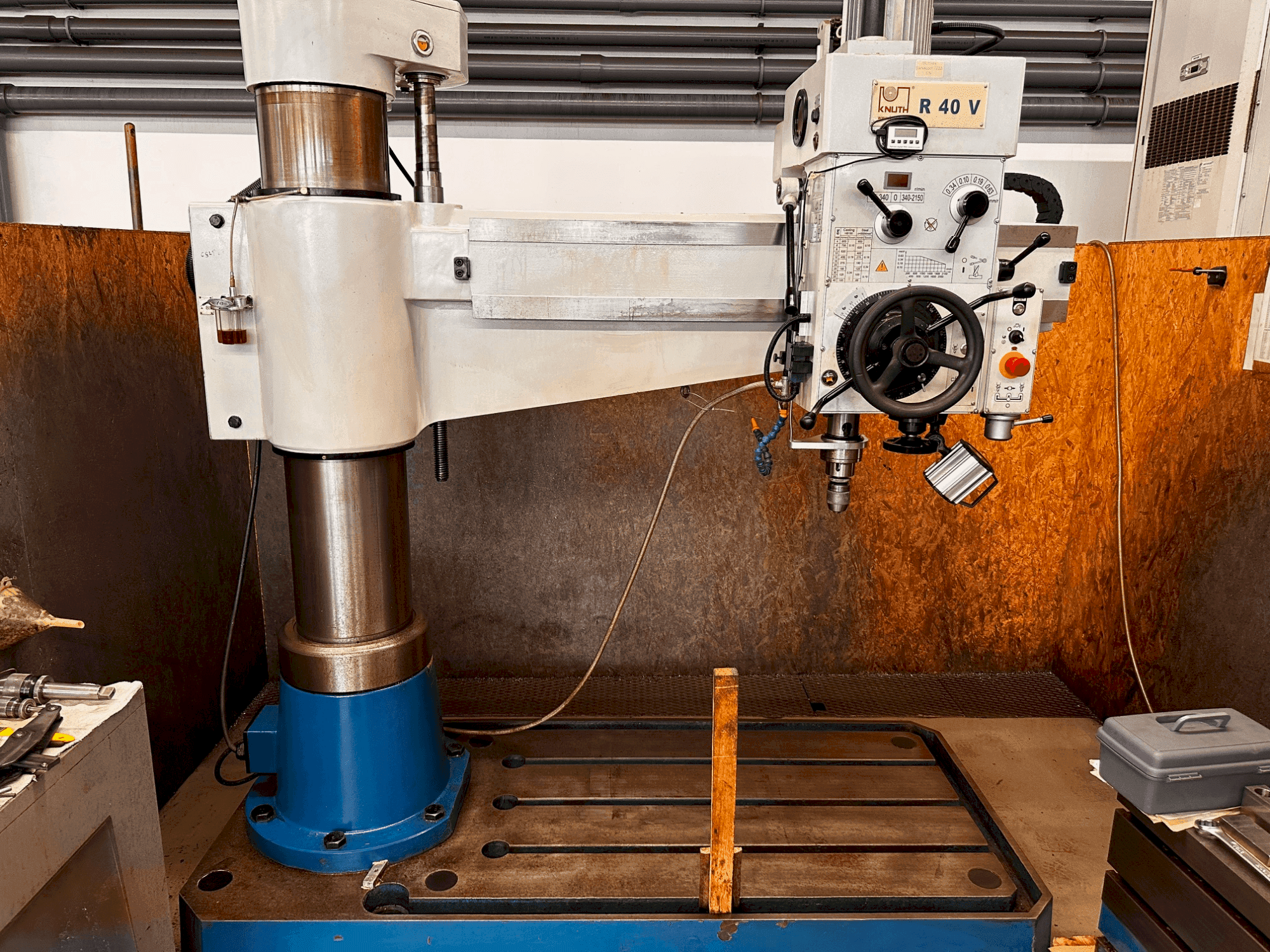 Masina KNUTH R40V eestvaade
