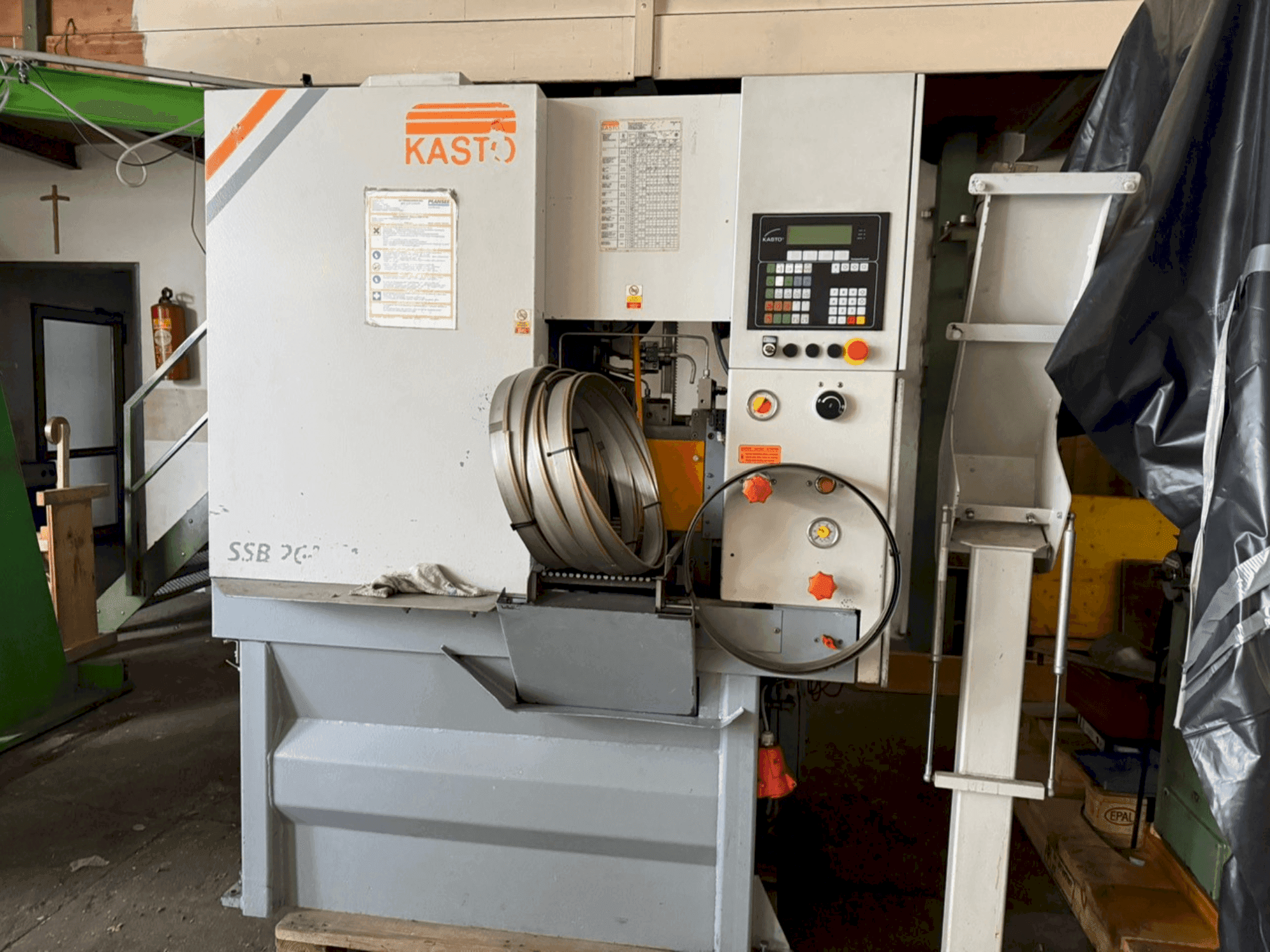 Masina KASTO SSB 260 VA-CC-CNC eestvaade