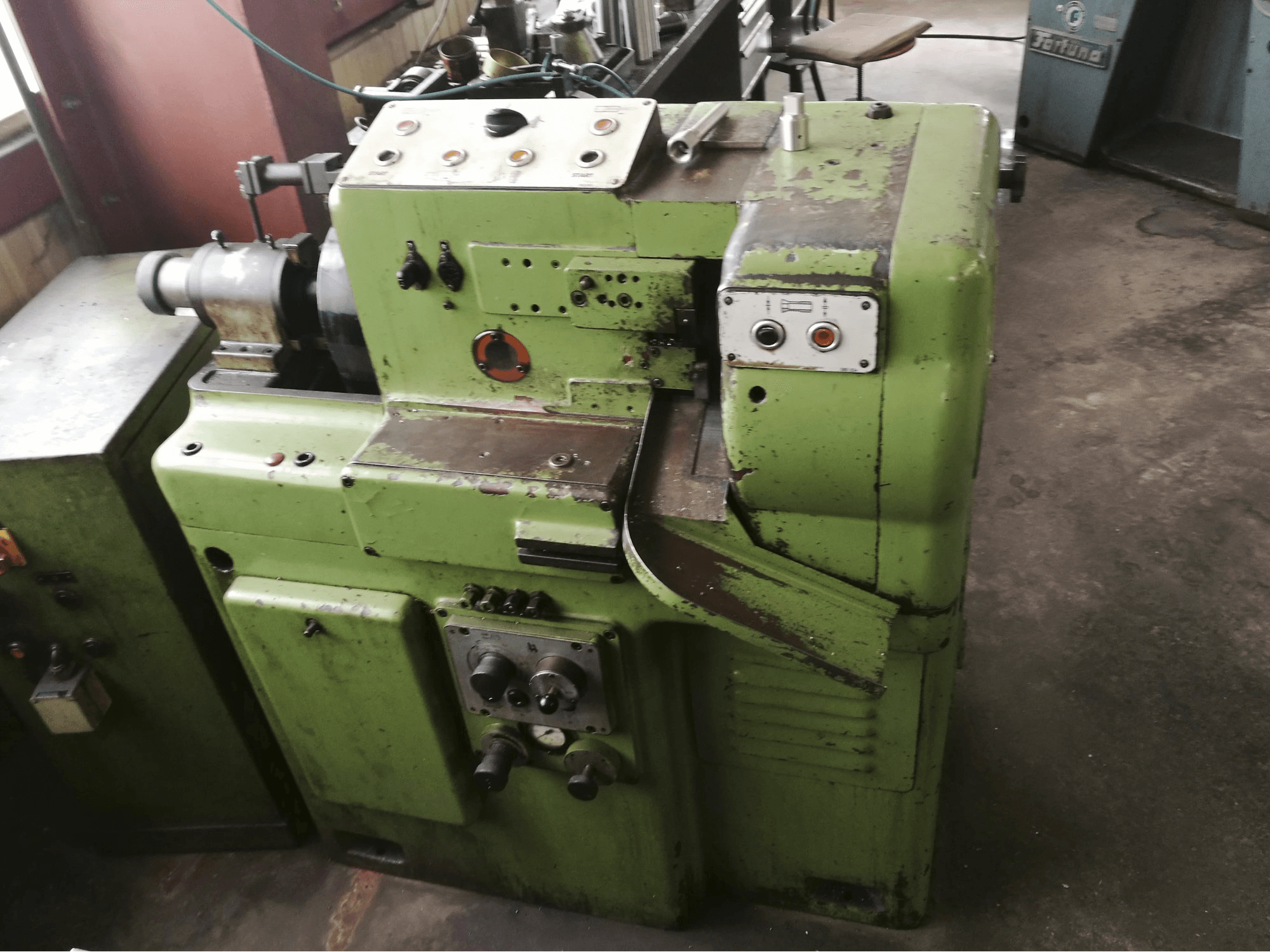 Masina Hahn+Kolb Tornomat 2-672 eestvaade