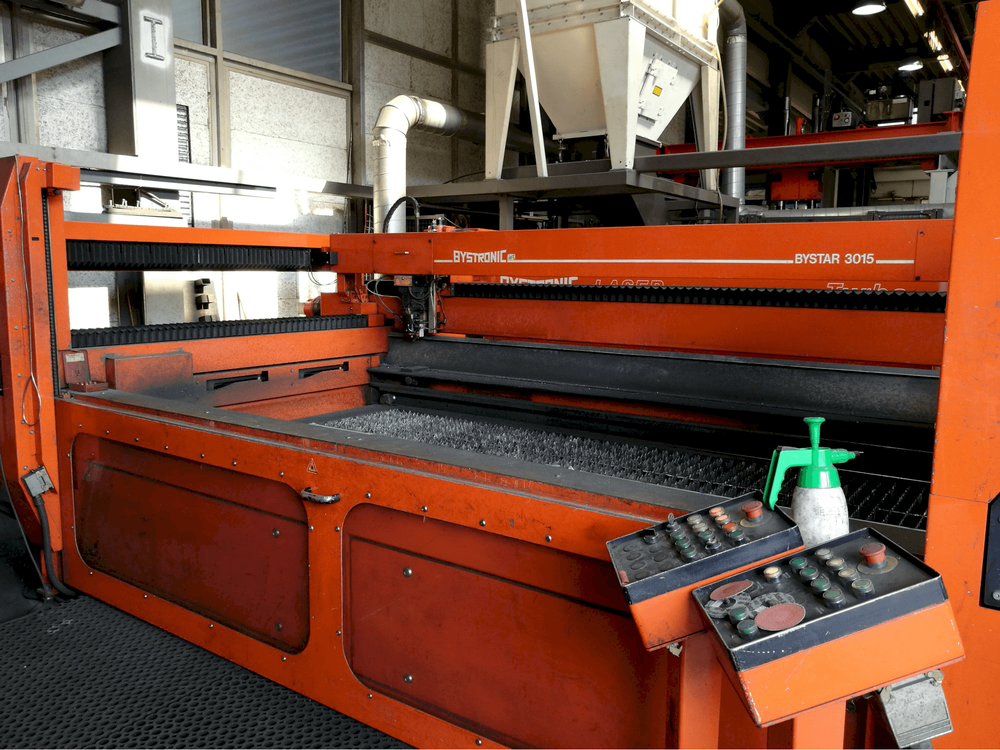 Masinavaade Bystronic Bystar 3015 paremalt