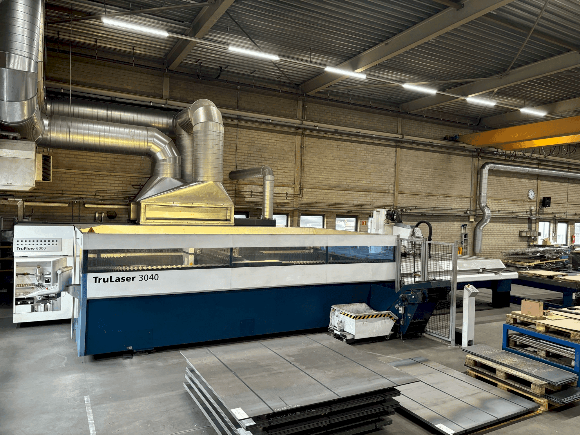 Masina TRUMPF TruLaser 3040 + LiftMaster eestvaade