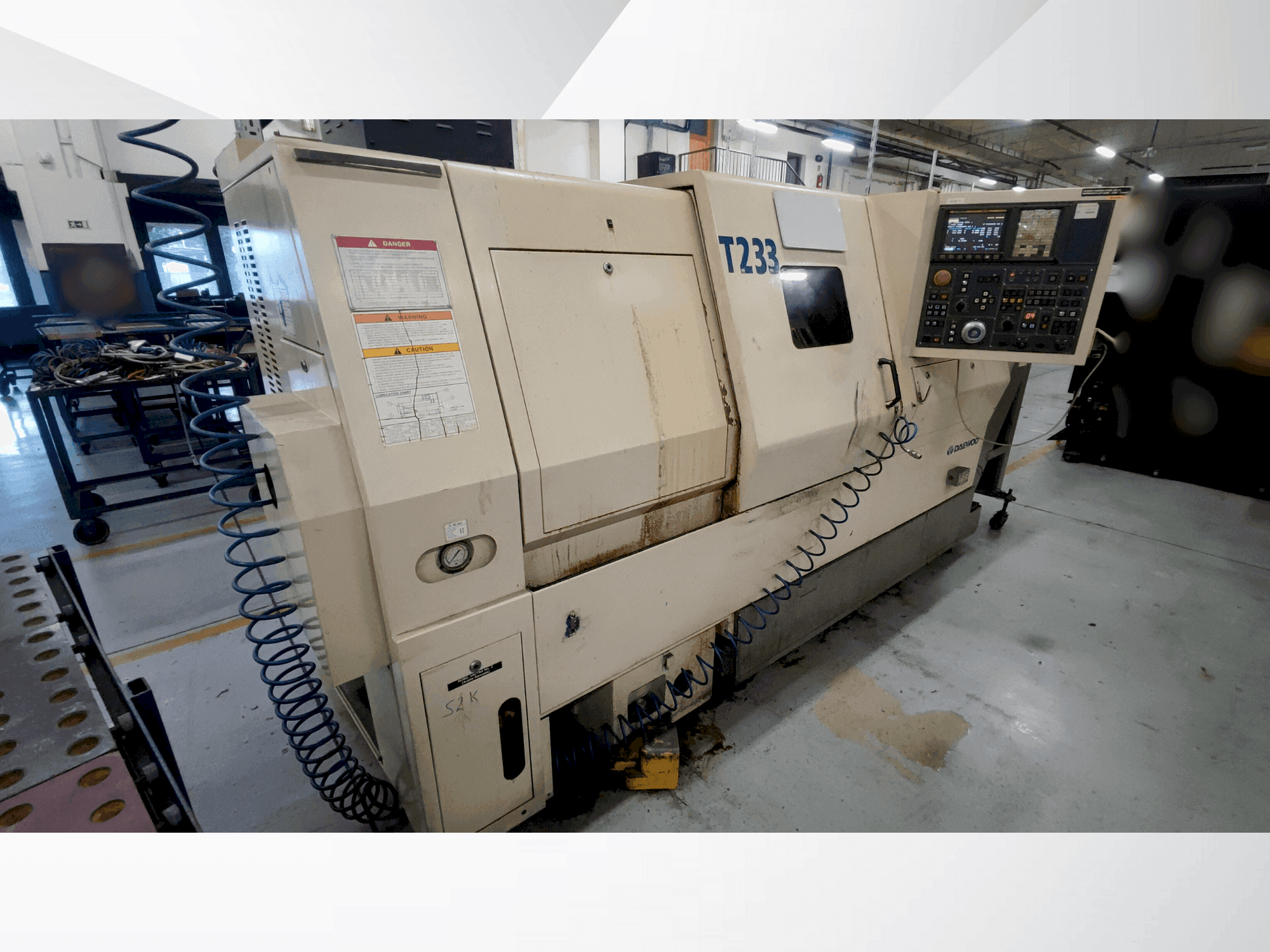 Masina DAEWOO puma 240 LB eestvaade