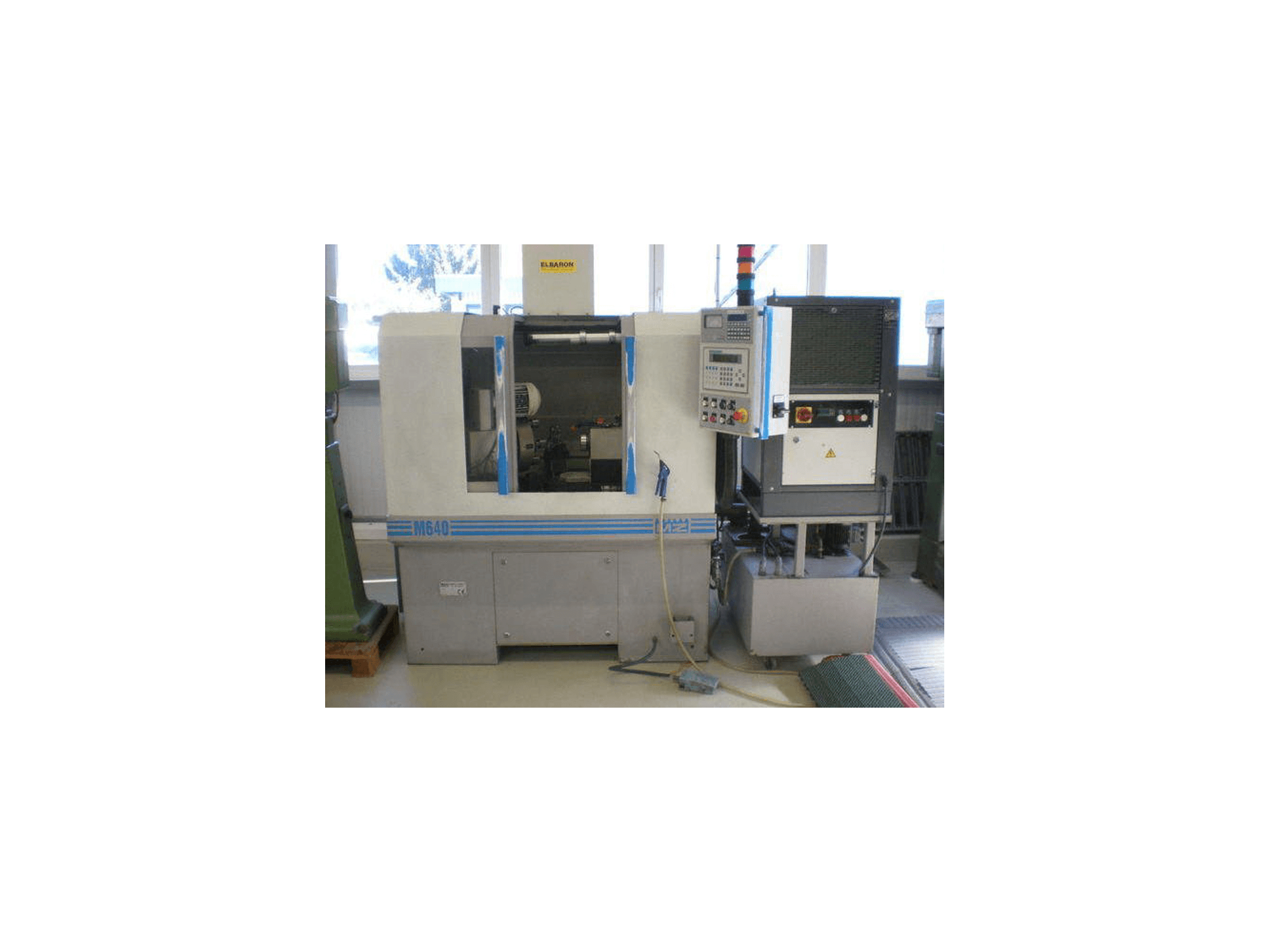 Masina Monnier & Zahner M640 eestvaade