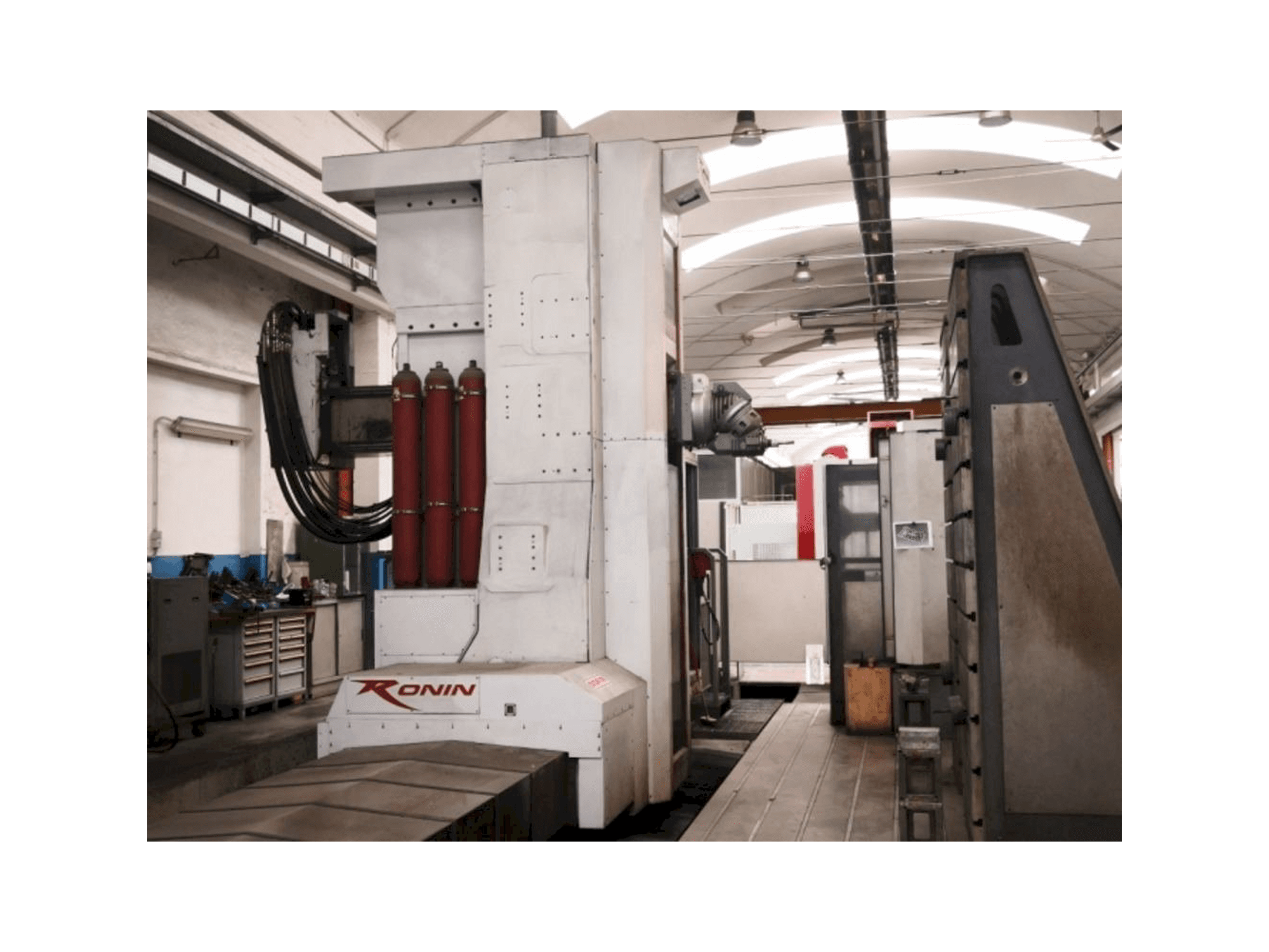 Masina FPT Ronin eestvaade