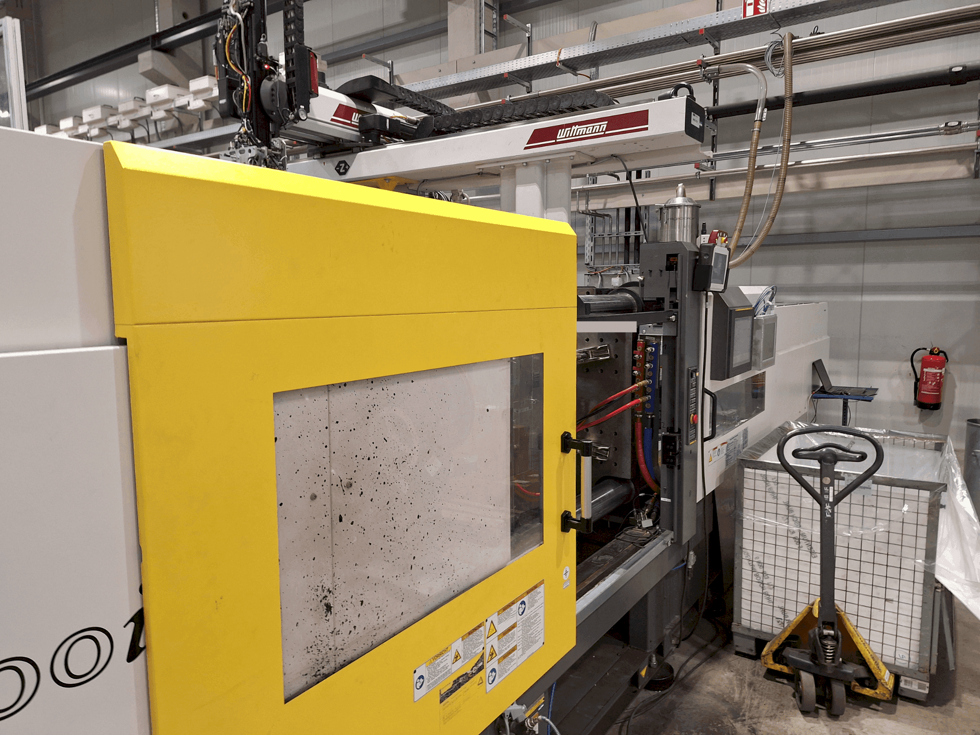 Masina FANUC Roboshot S300iA eestvaade