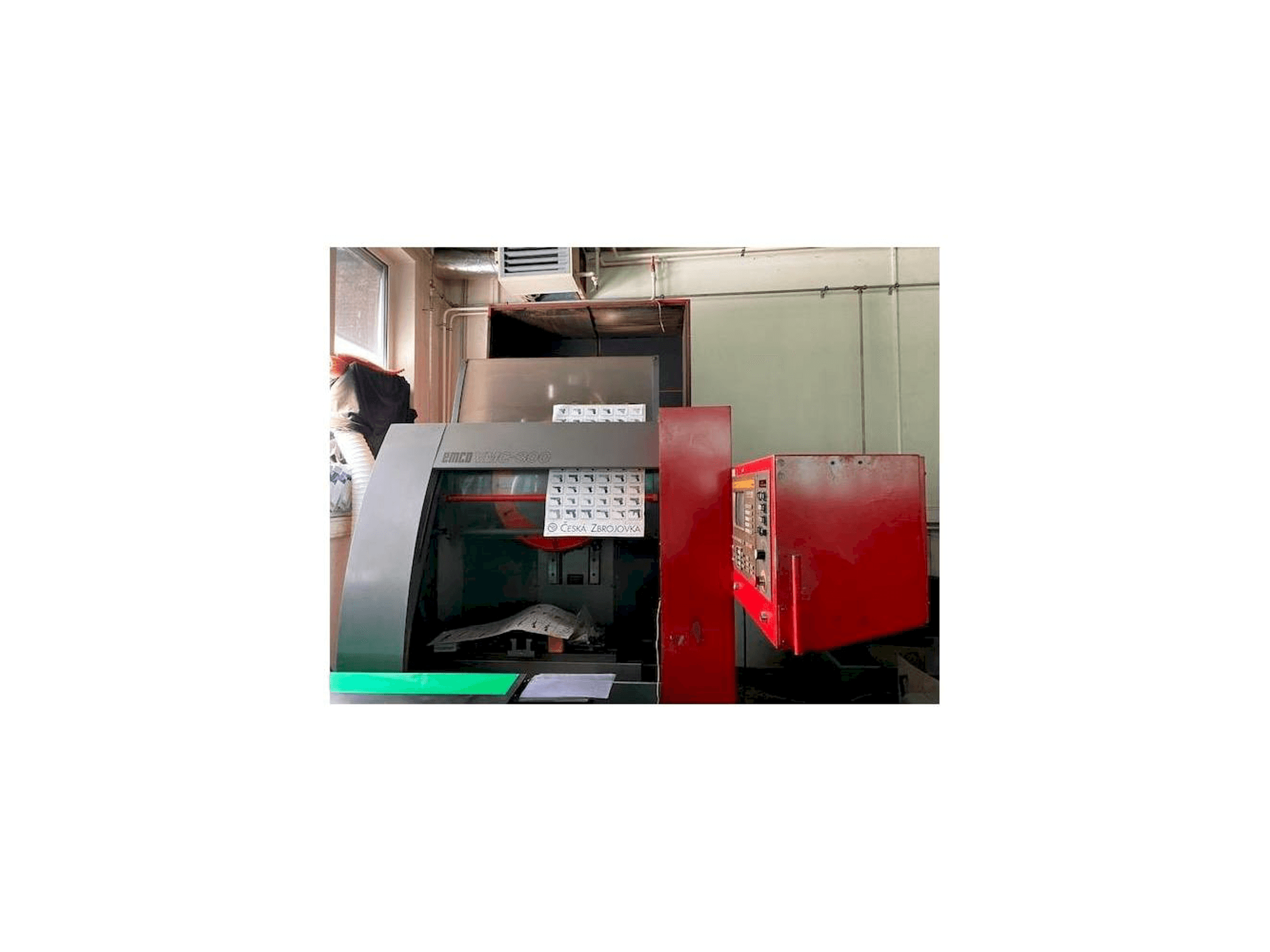 Masina EMCO VMC 300 eestvaade