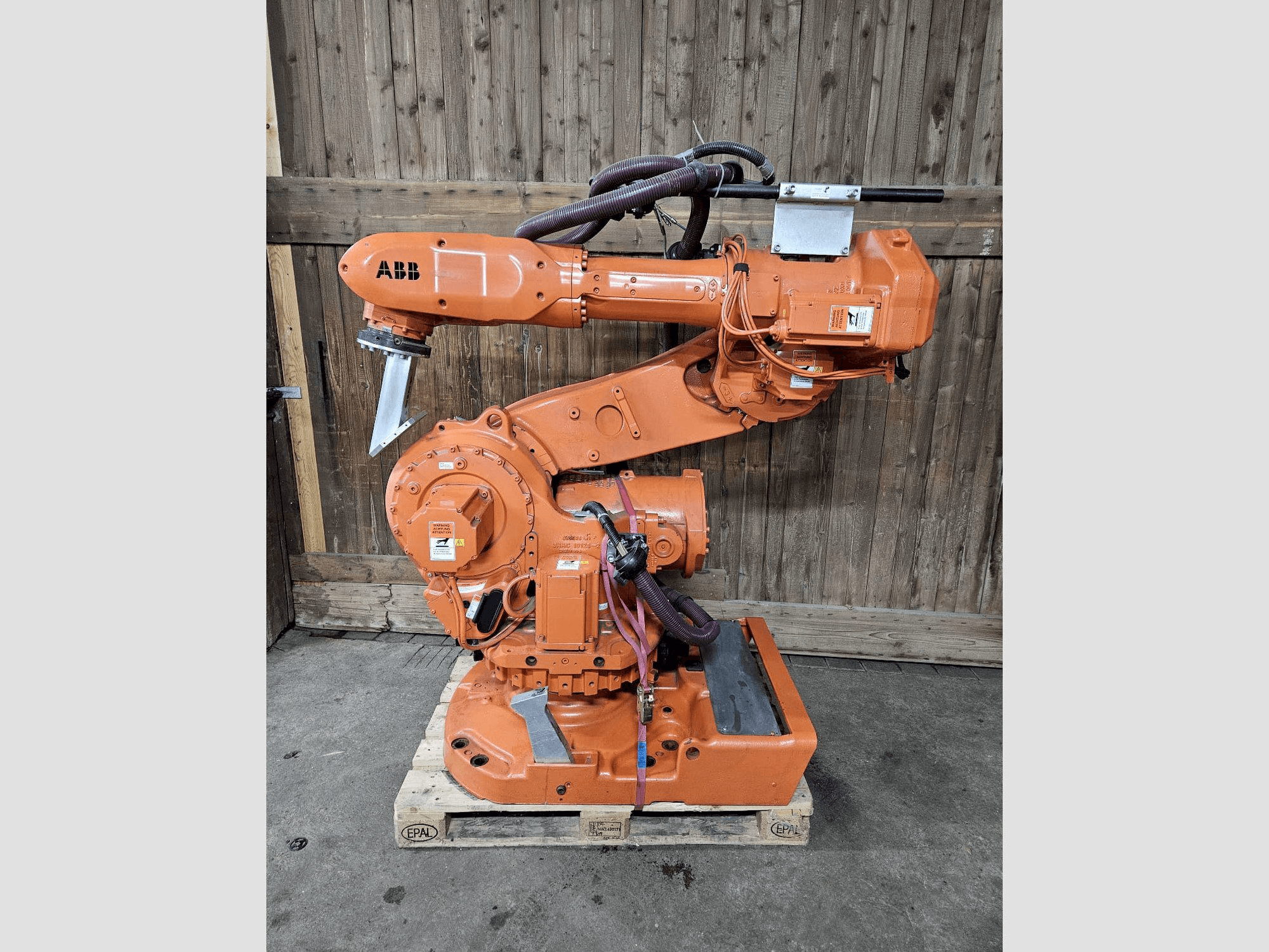 Masina ABB IRB 6600-175/2.55 eestvaade