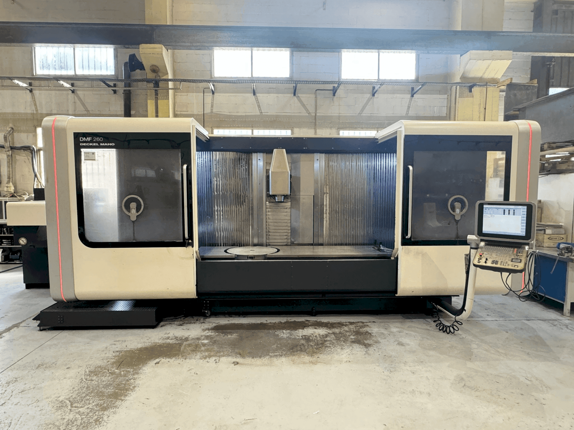 Masina DMG MORI DMF 260/7 eestvaade