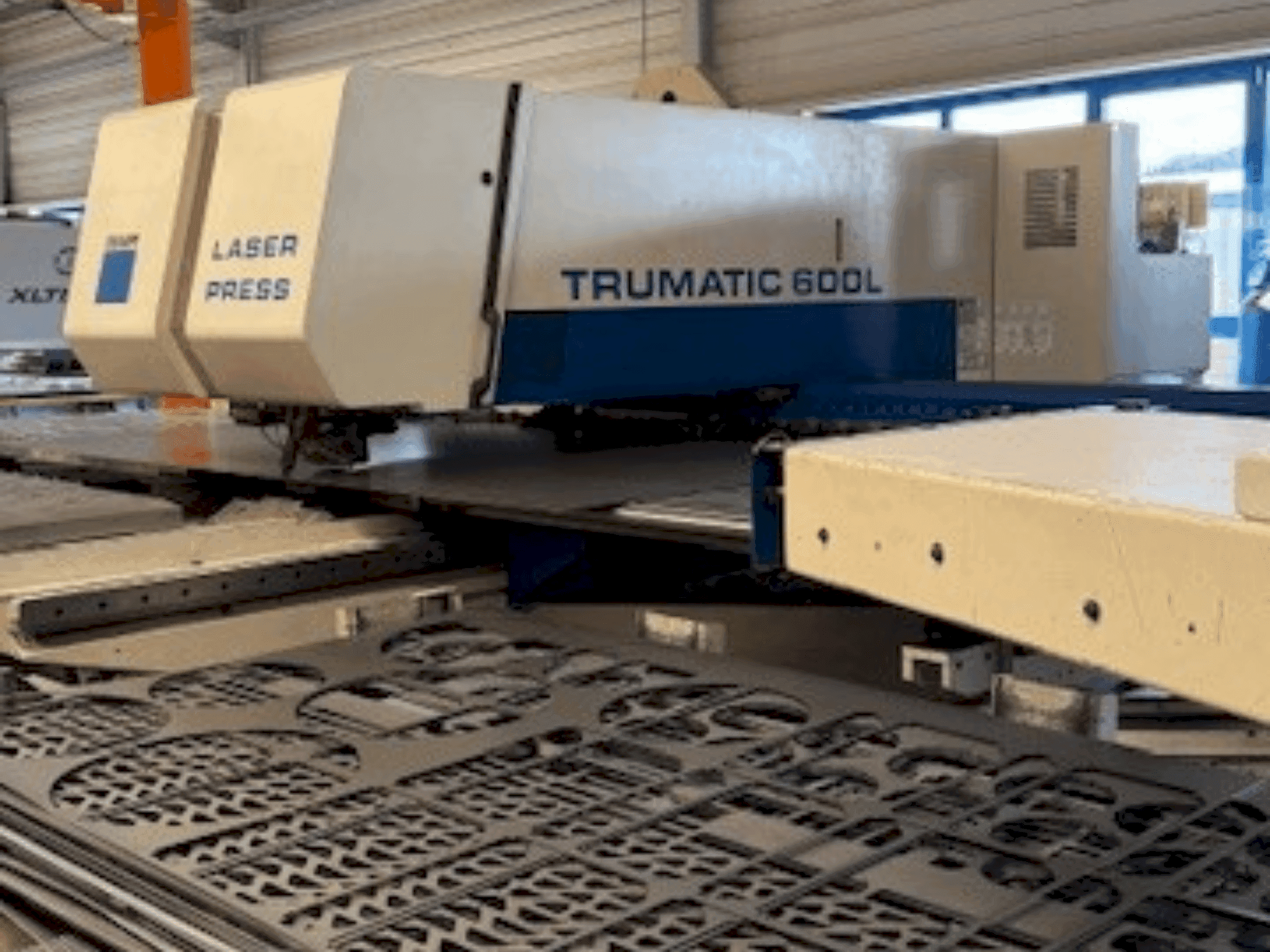 Masina TRUMPF Trumatic 600L eestvaade