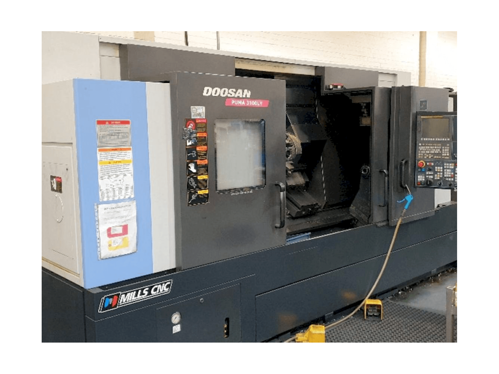 Masina Doosan Puma 3100LY eestvaade