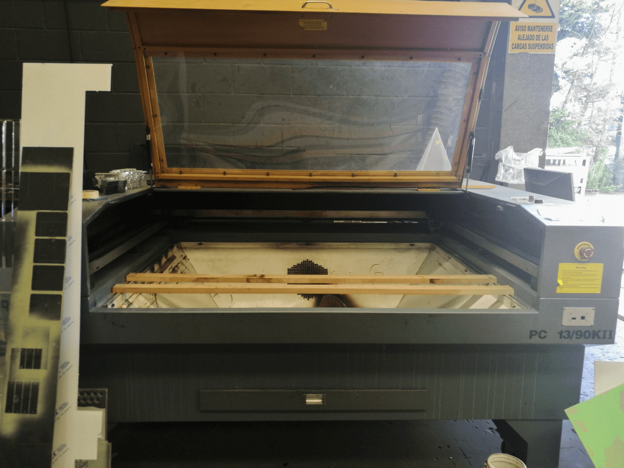 Masina PC 13/90KII eestvaade