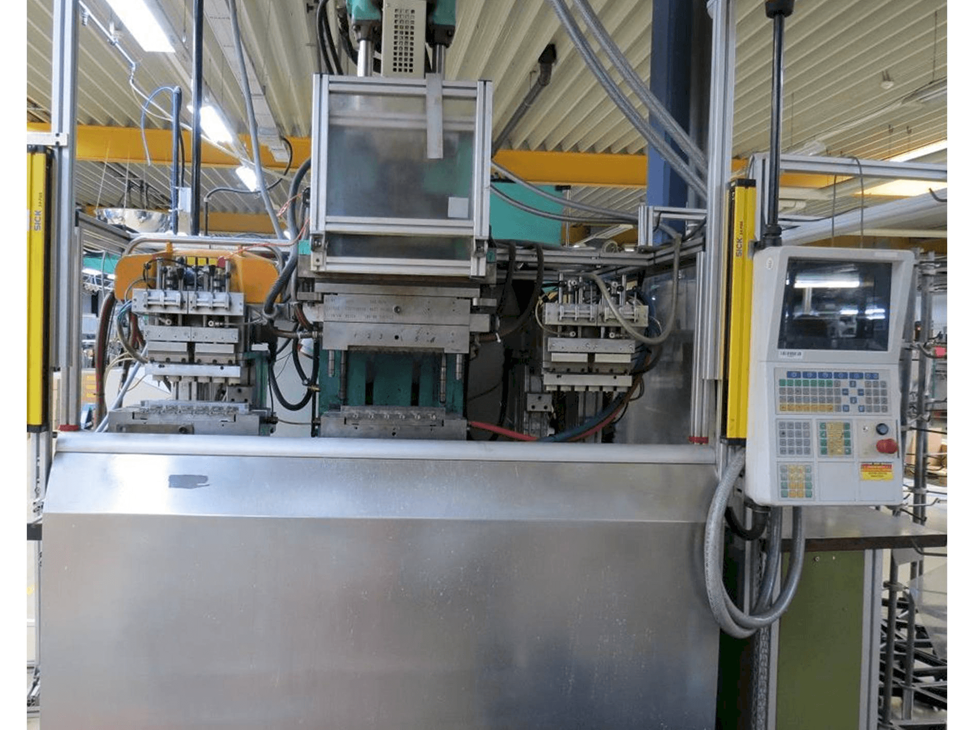 Masina Arburg Allrounder CENTEX 270 C 400-100 eestvaade