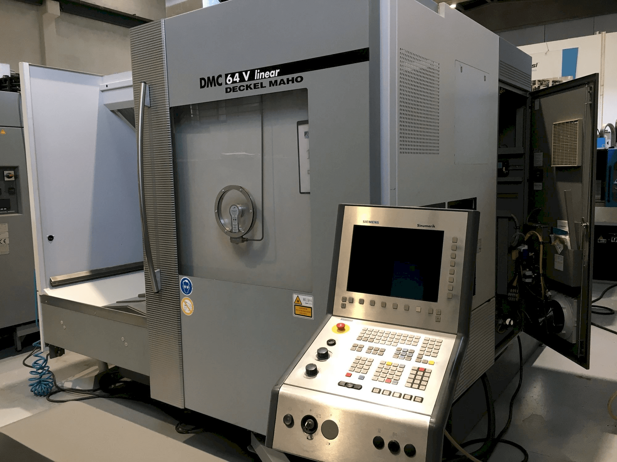 Masina DECKEL MAHO DMC 64V linear eestvaade