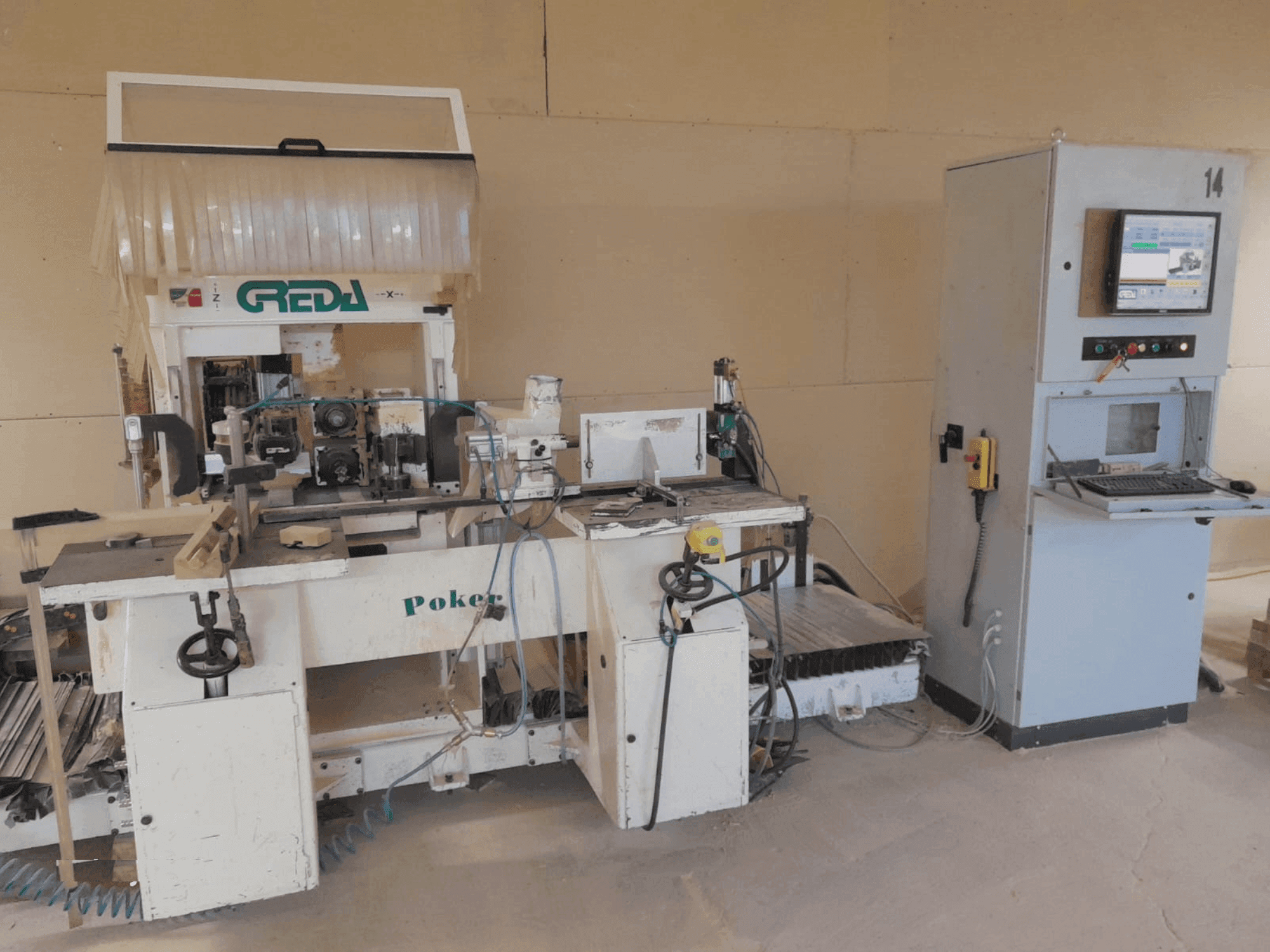 Masina GREDA POKER eestvaade