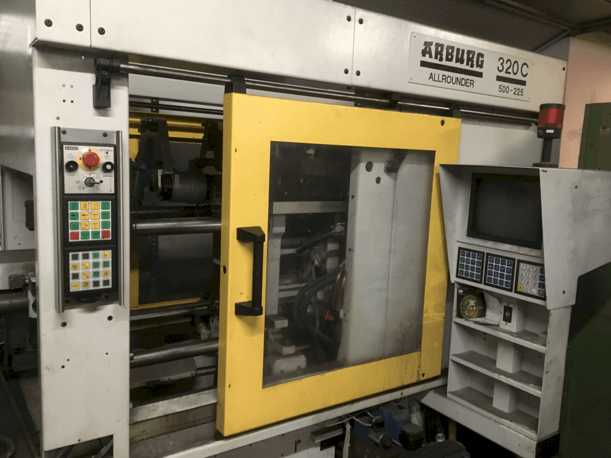Masina Arburg Allrounder Centex 320 CD-500-225 eestvaade