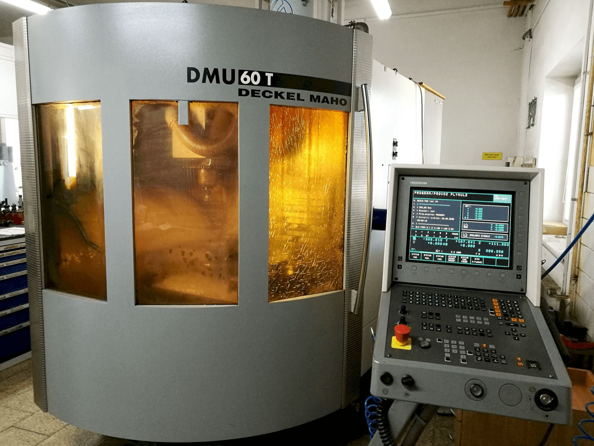 Masina DECKEL MAHO DMU 60T eestvaade