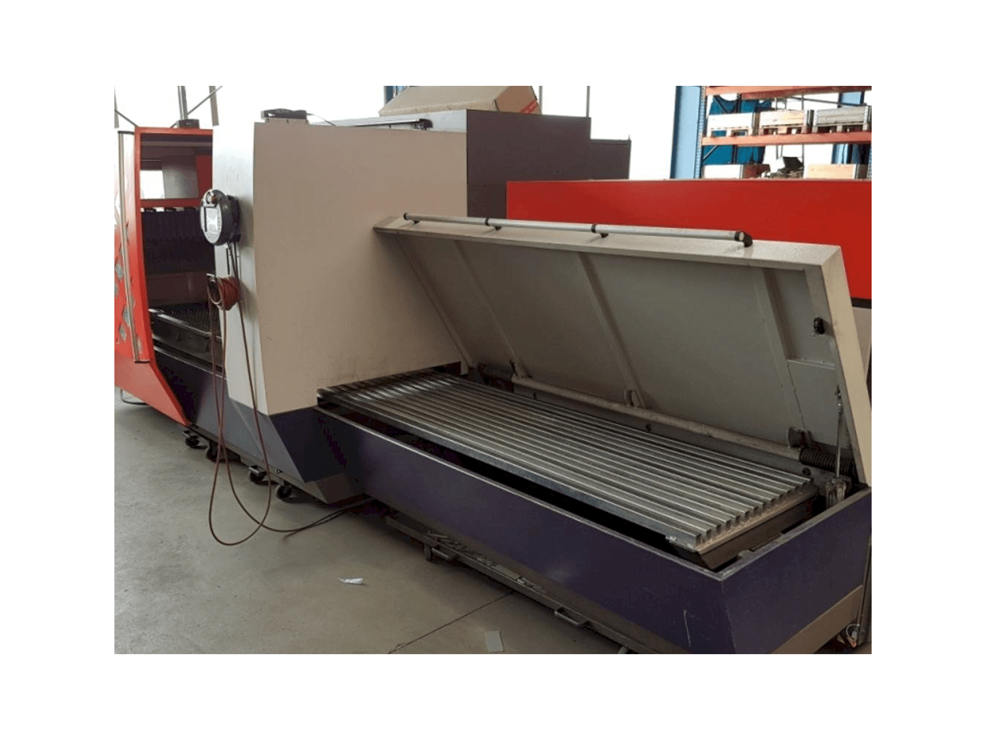 Masina Bystronic Byvention 3015 eestvaade