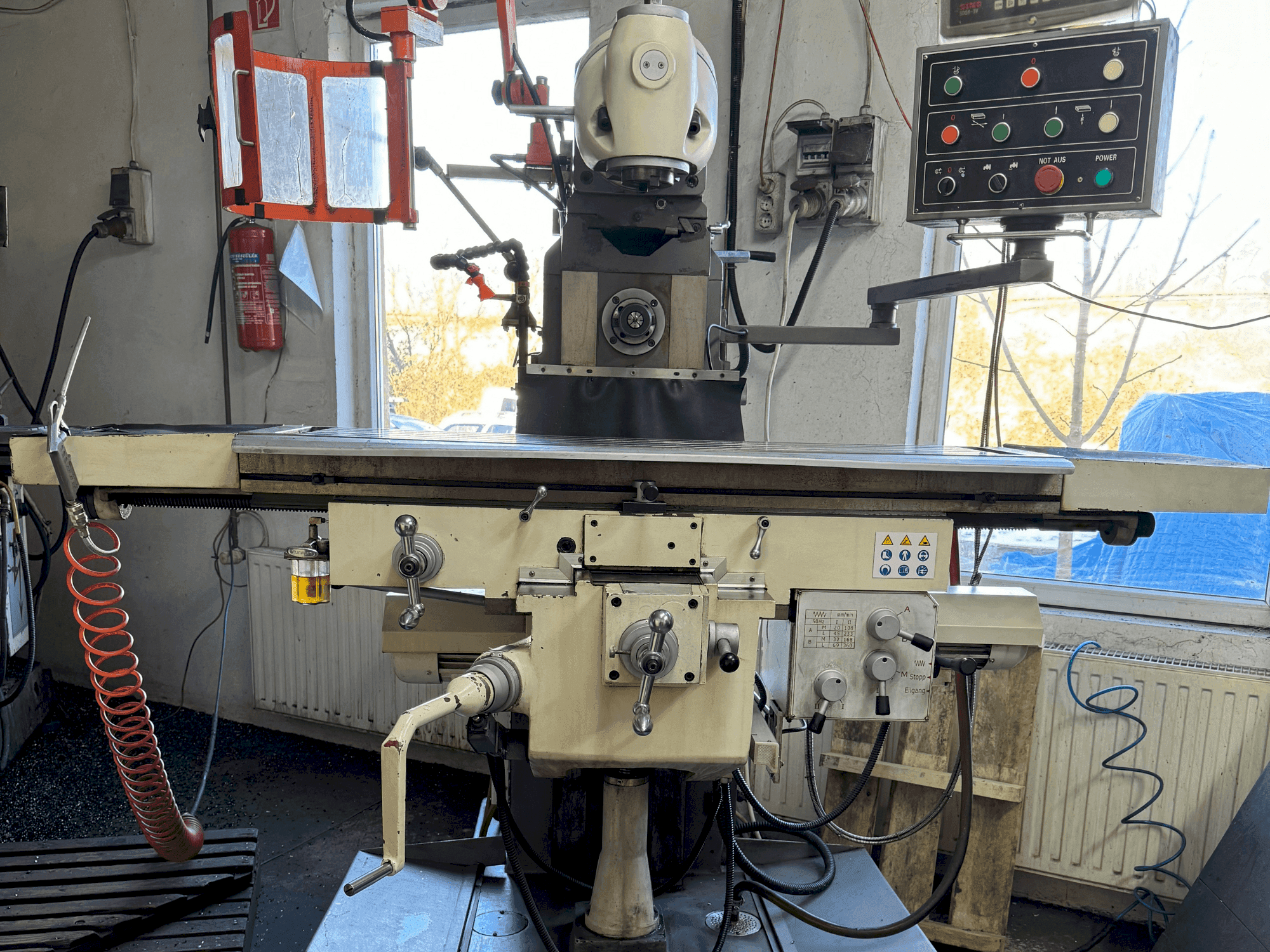 Masina ELMAG UFM 125GT eestvaade