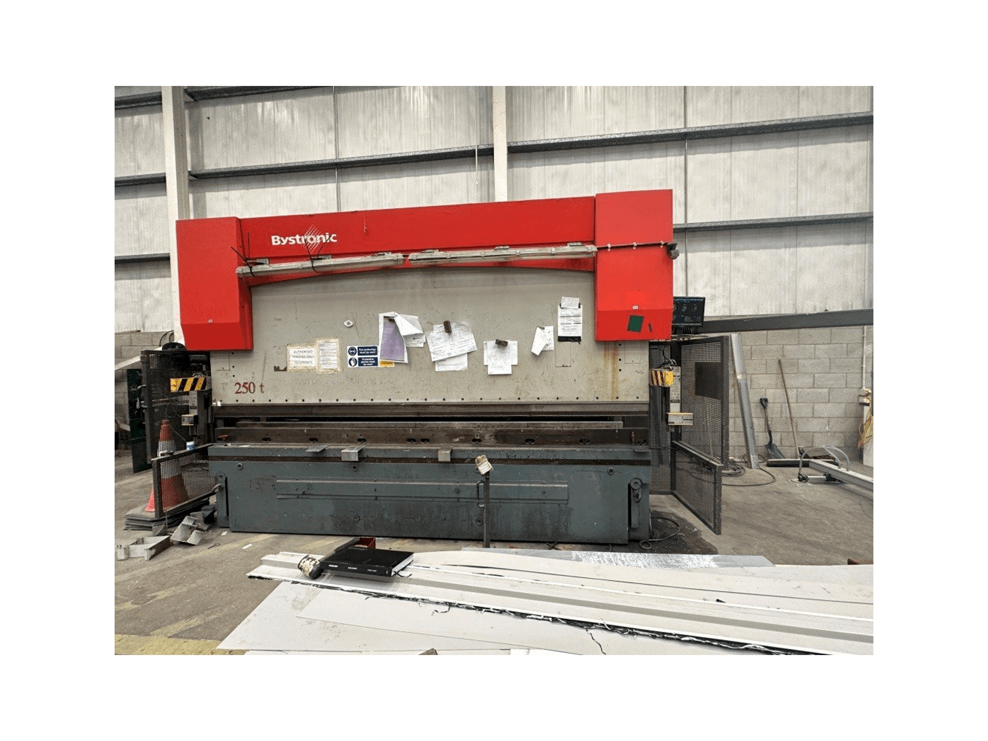 Masina Bystronic PR 250 x 4100 eestvaade