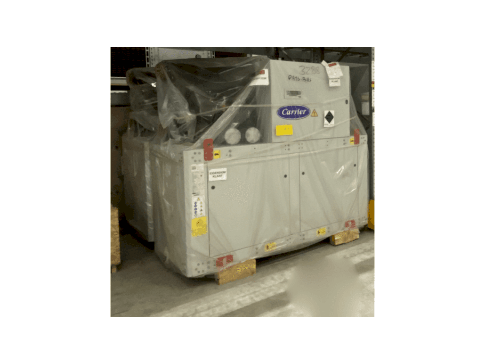 Masina CARRION 3x Carrier heat pump 30WI1000 & 2x Refrion Dry Coolers V-model ES4C 2390.6/4 E2 eestvaade