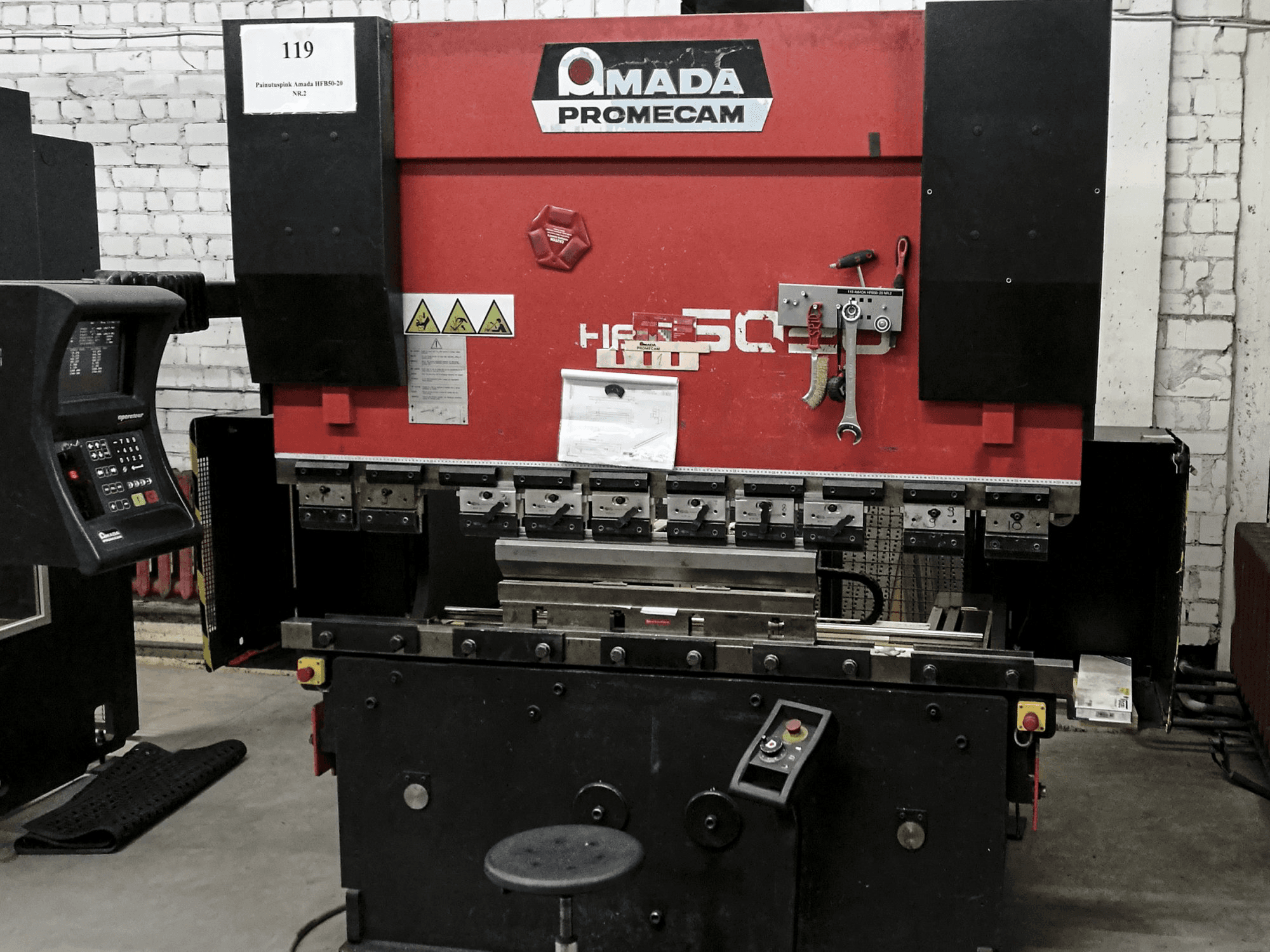 Masina AMADA HFB0 50-20 eestvaade
