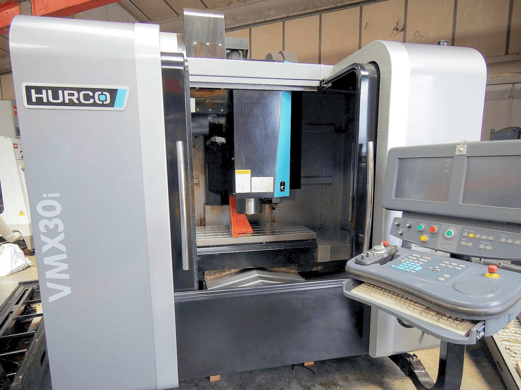 Masina Hurco VMX 30i eestvaade