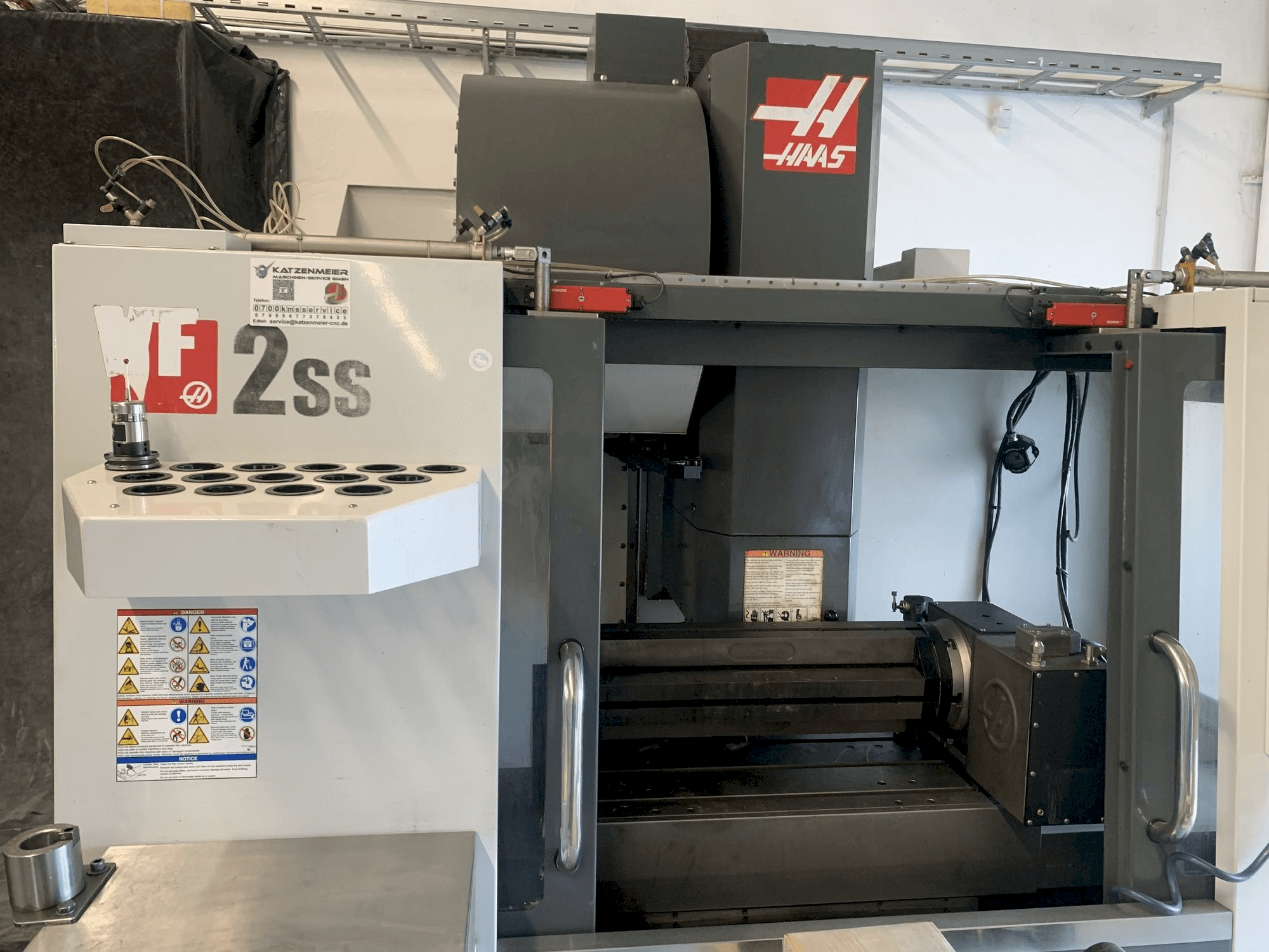 Masina HAAS VF-2SS eestvaade