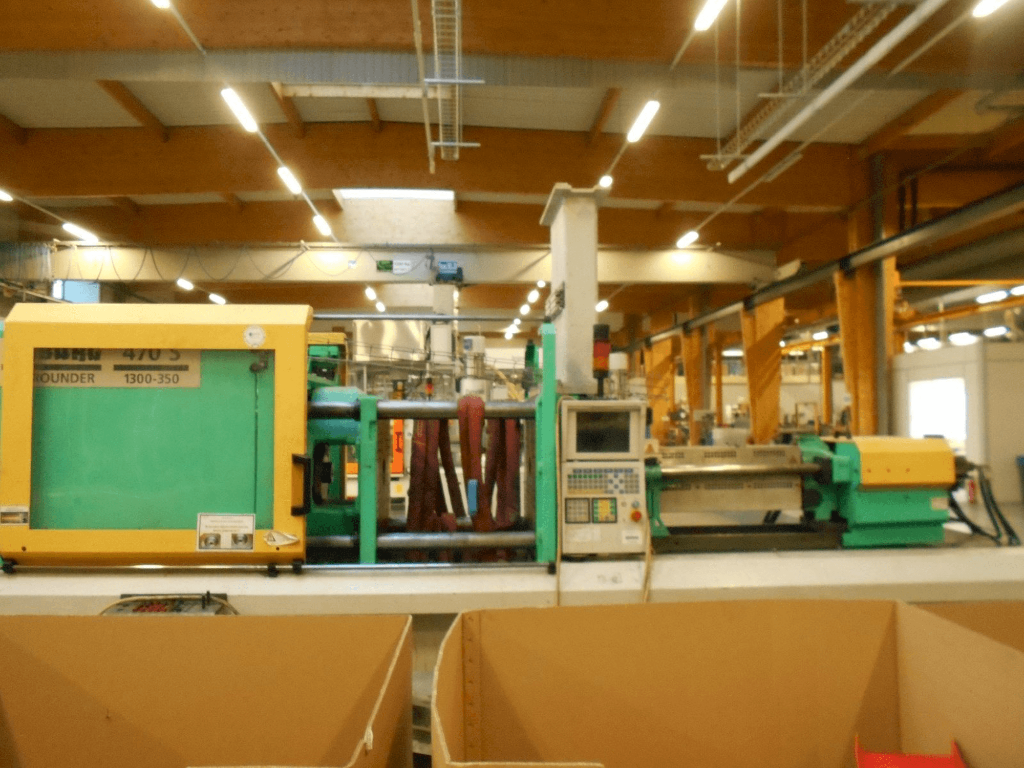 Masina Arburg Allrounder 470 S 1300-350 eestvaade