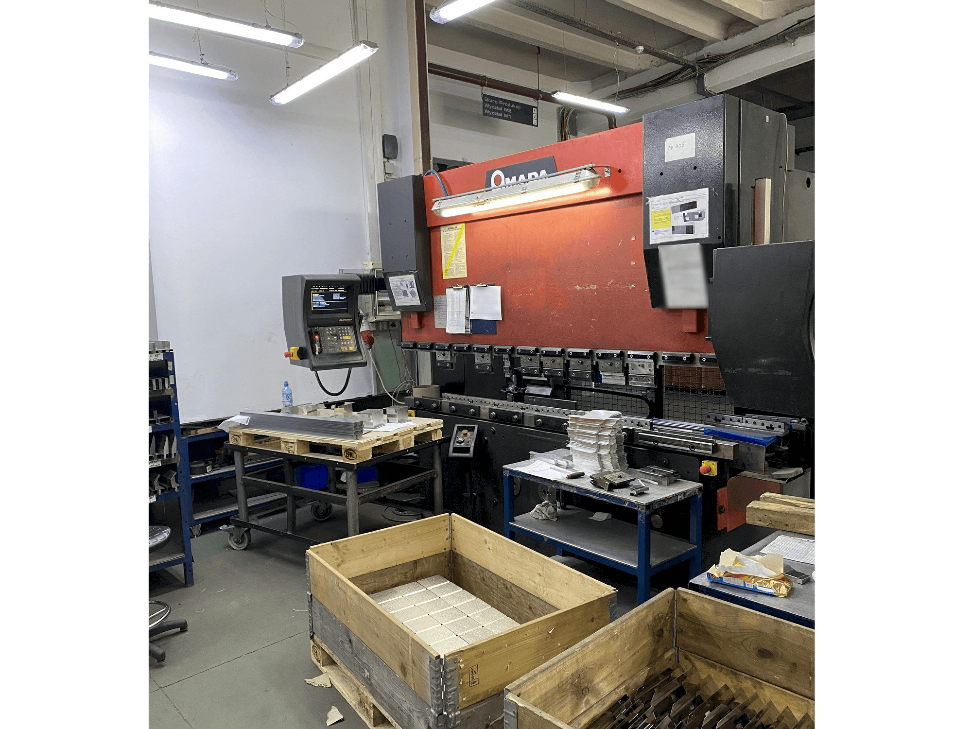 Masina AMADA HFBO 8025 eestvaade